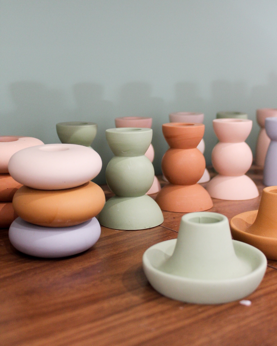 Looking for a last minute gift for your Valentine (or Galentine)?
Our shelves are stocked with hand-poured candles and thoughtful finds perfect for a sweet surprise. Gift cards are available, too — or book a candle pouring and turn it into an experience to remember! 💕