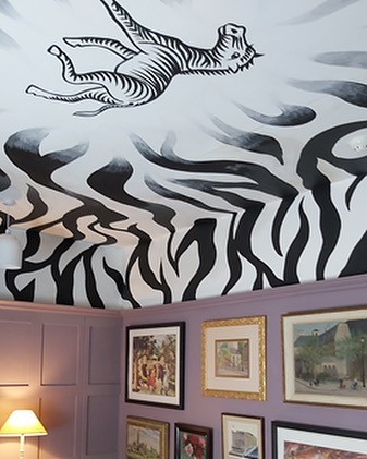 @hughdunfordwood has painted this lovely ceiling in our newly refurbished rooms at Symondsbury Manor. Get a group together! Come and stay! New en-suite, new facilities!