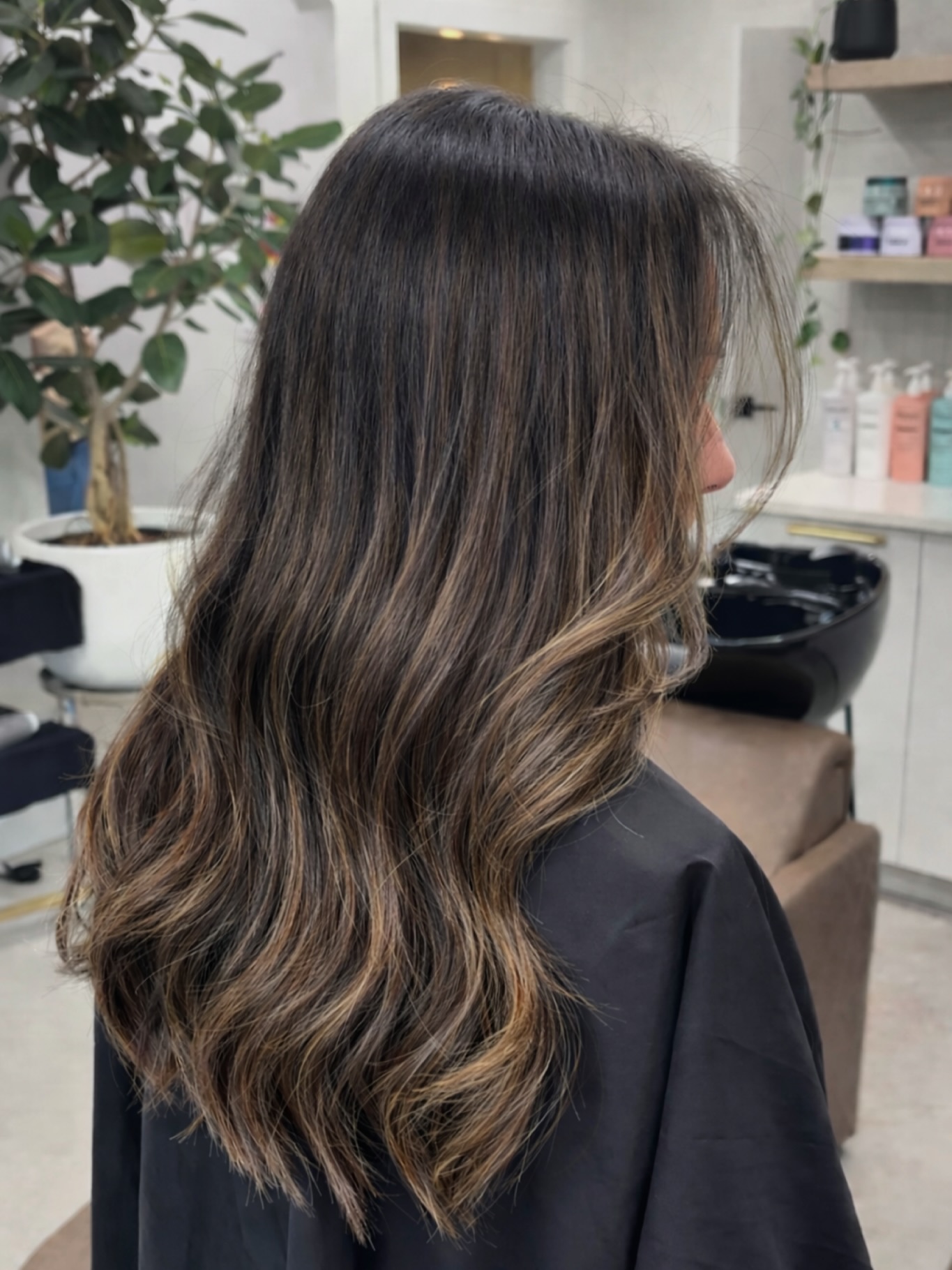Full head of balayage by @lauryn.cantelon 💕