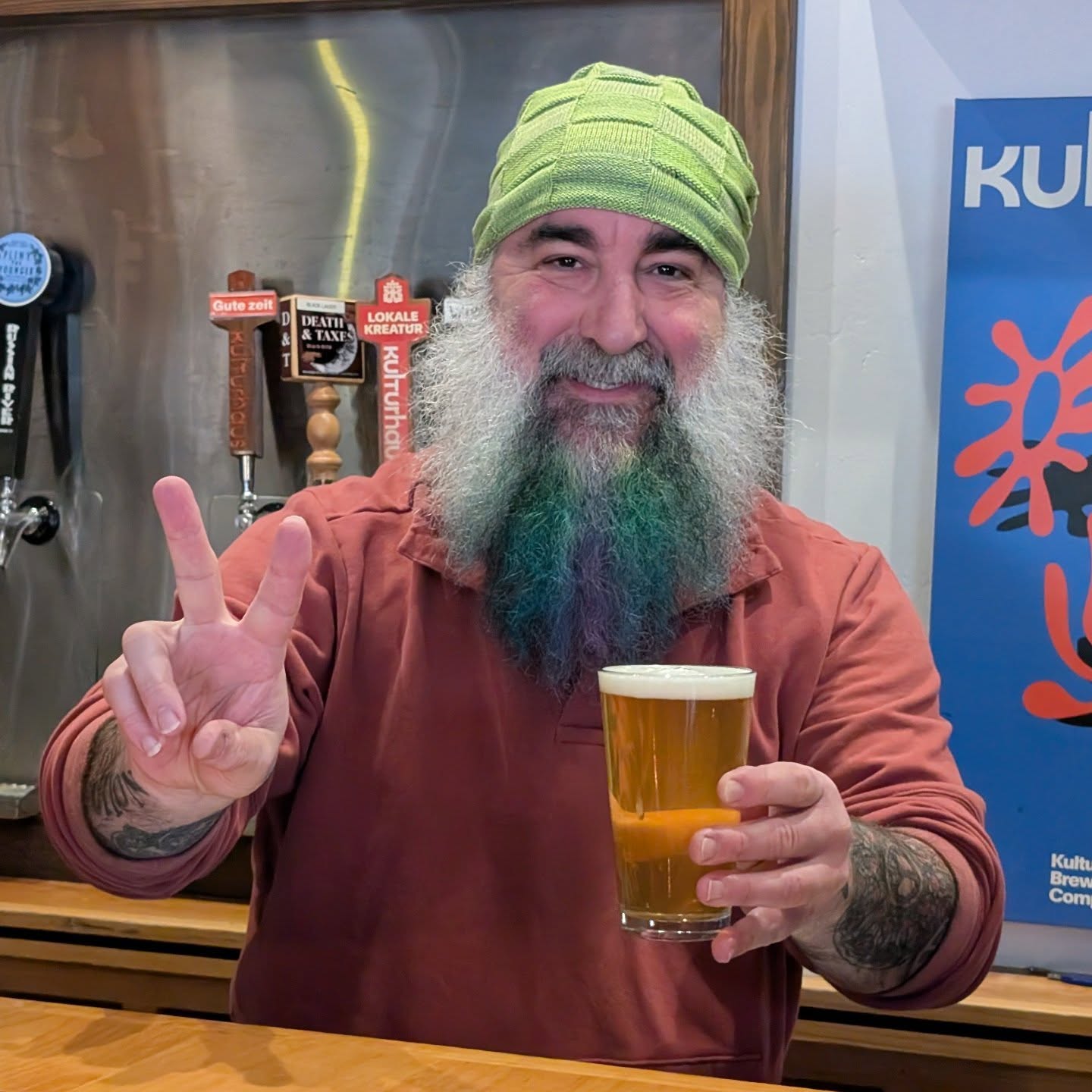 Pliny the Younger and a great Haus Brewed line up served by the amazing Matt. Crashed the party with a plethora of Jeff's (known as a Jumble).
#beerstagram🍻 #beeroftheday #plinytheyounger