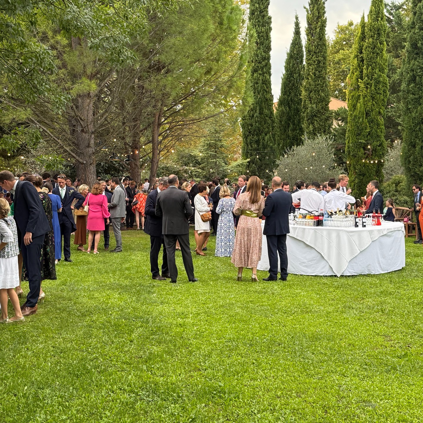☀️ La douceur du Sud, un domaine élégant, et des souvenirs pour la vie.
#MariageEnProvence #MariageSudDeLaFrance #ProvenceWedding #LieuDeReceptionProvence
