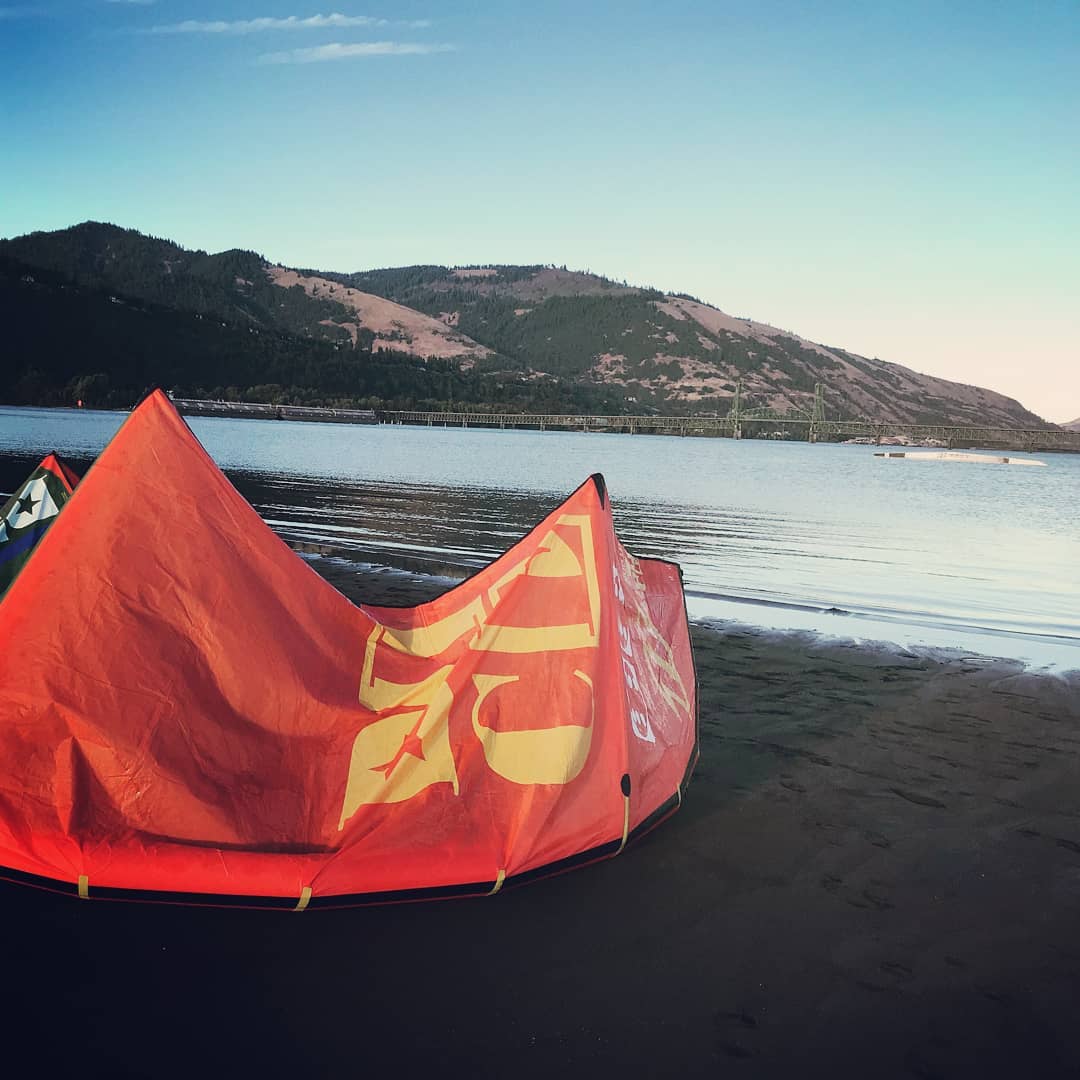 #tahoekites in #hoodriver #oregon #kiteboarding #kitesurfing and #foiling