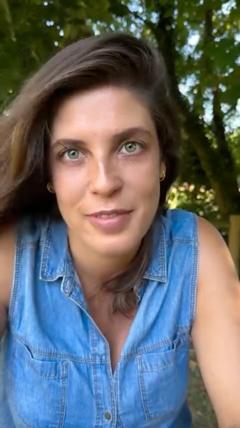 Siempre ha sido mejor tener un círculo de amigos reducido pero de calidad ya que permite invertir más tiempo y energía en cada amistad, fomentando conexiones más significativas y duraderas.