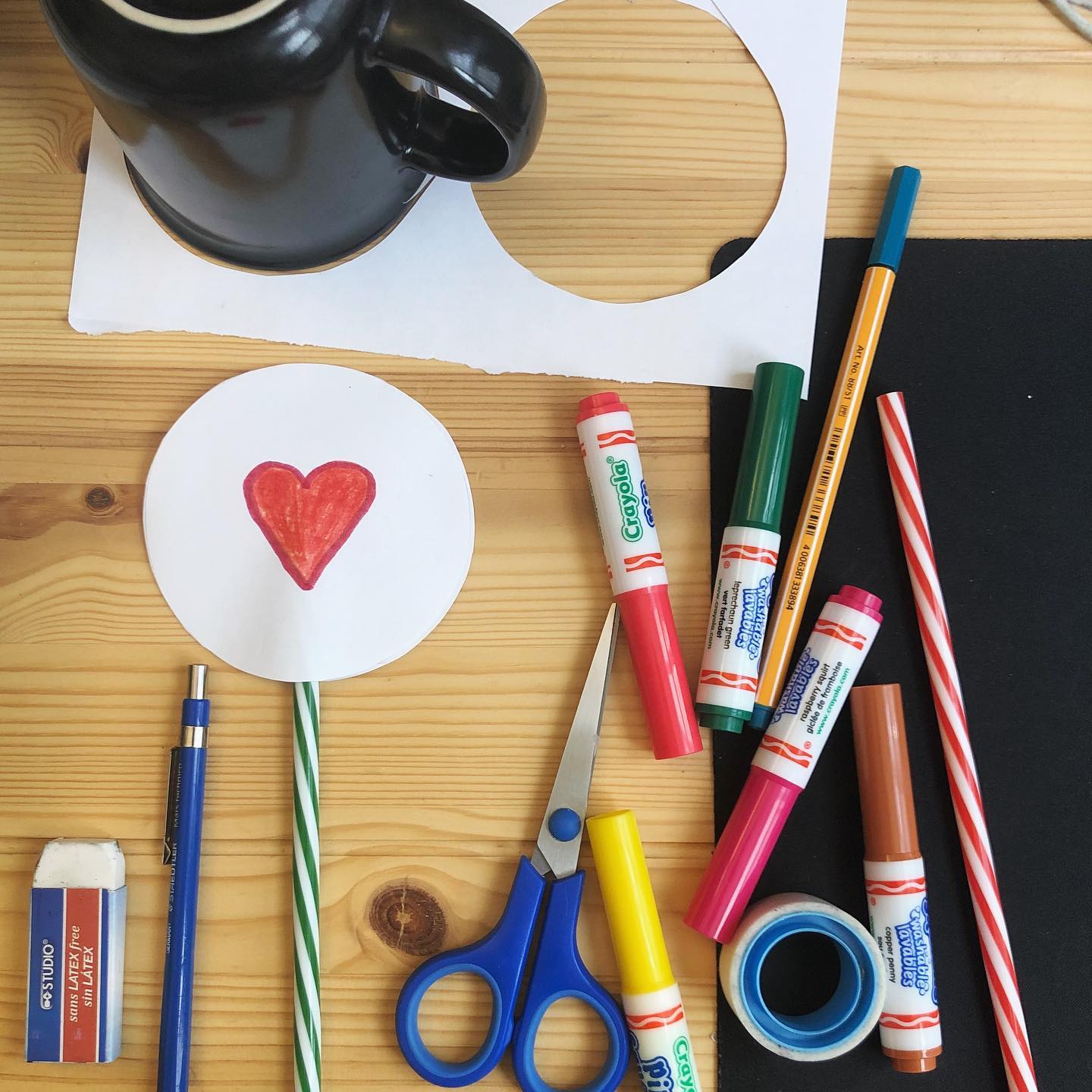 It’s a thaumatrope party tonight with the wonderful @milesnadaljcc community. 🎨✏️✨
#FramebyFrame #Workshop #StopMotion #Animation