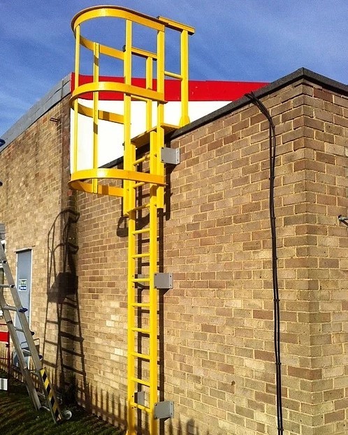 ♦️ Korozyona Dirençli
♦️ İletken Olmayan
♦️ Yüksek Mukavemetli Kompozit Yapı
♦️ Boyutsal ve Termal Olarak Kararlı
♦️ Kolay Kurulum
♦️ Bakım Gerektirmeyen
Kişisel özelliklerinize göre üretilmiştir
Aşağıdakiler dahil çoğu uygulama için idealdir:
♦️ Kimya Tesisleri
♦️ Su ve Atık Arıtma Tesisleri
♦️ Deniz ve Açık Deniz
♦️ Petrokimya
♦️ Elektrik Santralleri ve Alt İstasyonlar
♦️ Ayrıca, yükseltilmiş ve yeraltı alanlarına güvenli erişim gerektiren diğer birçok uygulama.