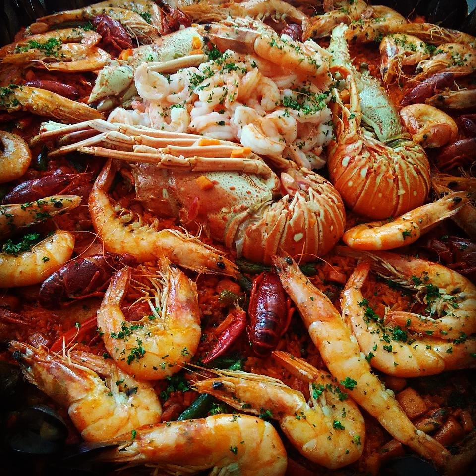 Que tal esta deliciosa Paella para su próxima celebración!!! Anímese le va a encantar! 3184214326 RESÉRVALA YA!! 3184214326 - www.mipaella.co - pedidos@mipaella.co