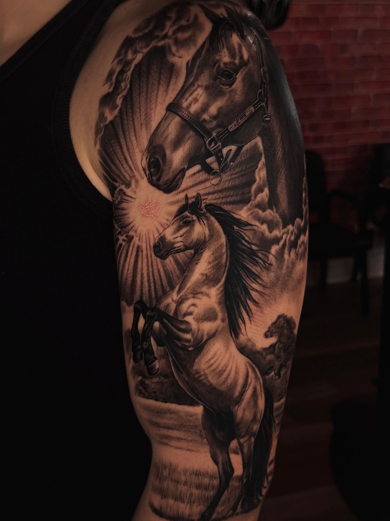 This custom piece was done for my client @sambow5n . We chose two different horses to make this unique design in memory for his grandmother that passed away. WE also added a white outline dove to represent her. Thank you for looking dont forget to show some love. Comment and share
#vatattooartist #dmvtattoos #virginiatattoos #horsetattoos #tatuajesperrones