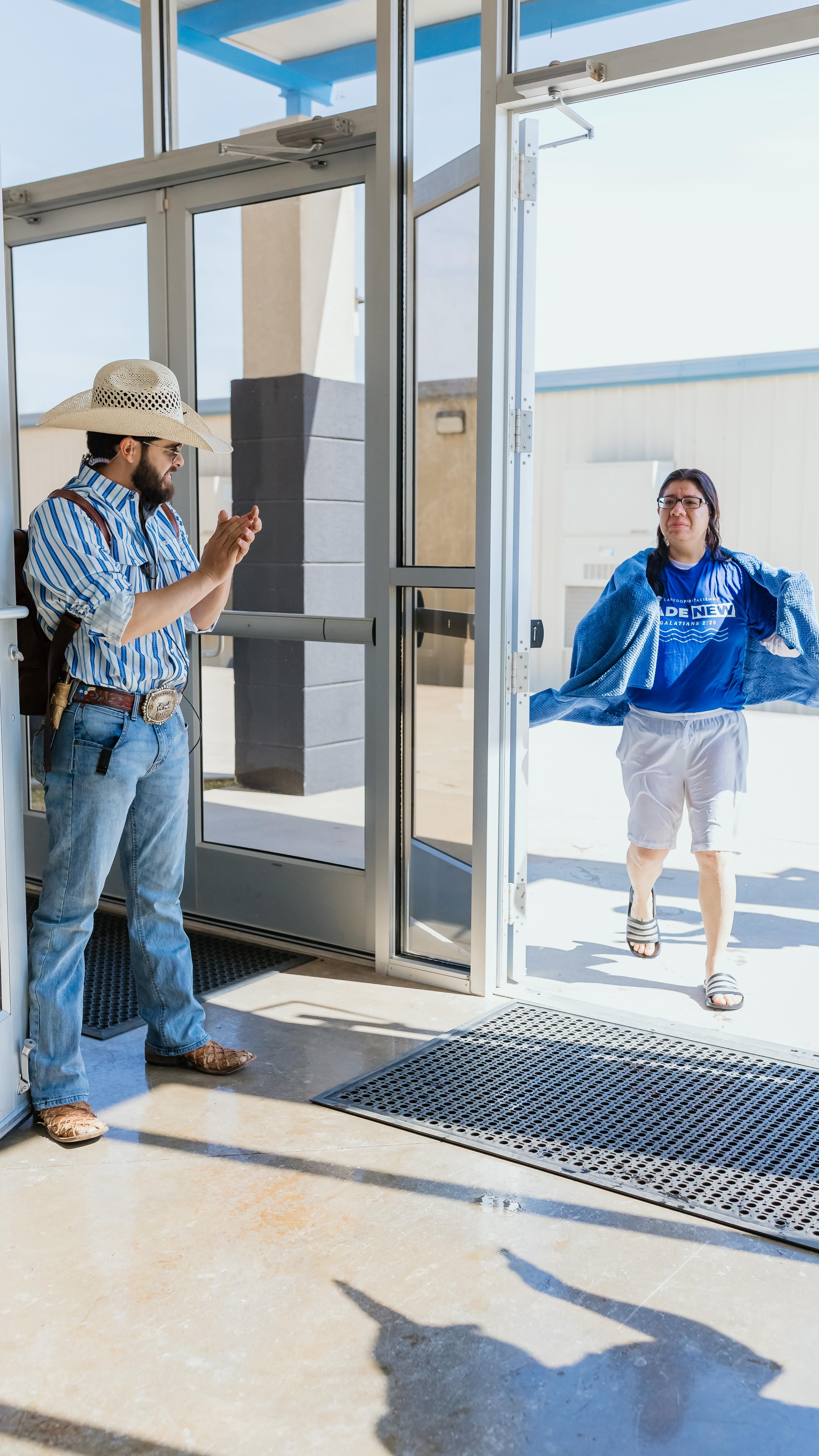 MADE NEW IN CHRIST 🙌🏼💙🌊
#baptismsunday #baptism #waterbaptism #laredochurch #laredo