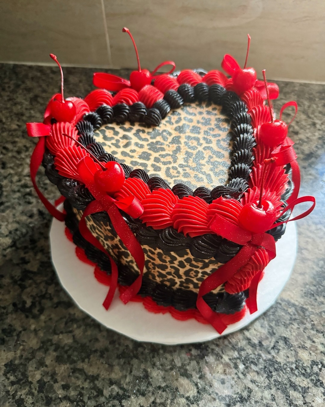 We love a cheetah moment with cherries on top! 🍒🐆✨
#vintagecakes #explorepage✨ #cake #cheetahprint #nycbaker