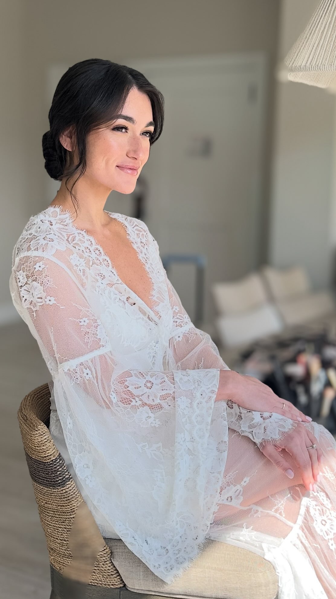 Timeless makeup. There is such an important balance between staying current, but remaining classic ✨ Trends fade and your wedding day isn’t the day to timestamp your face. I am here to enhance your best features and make sure the investment in your wedding photos is worth it.