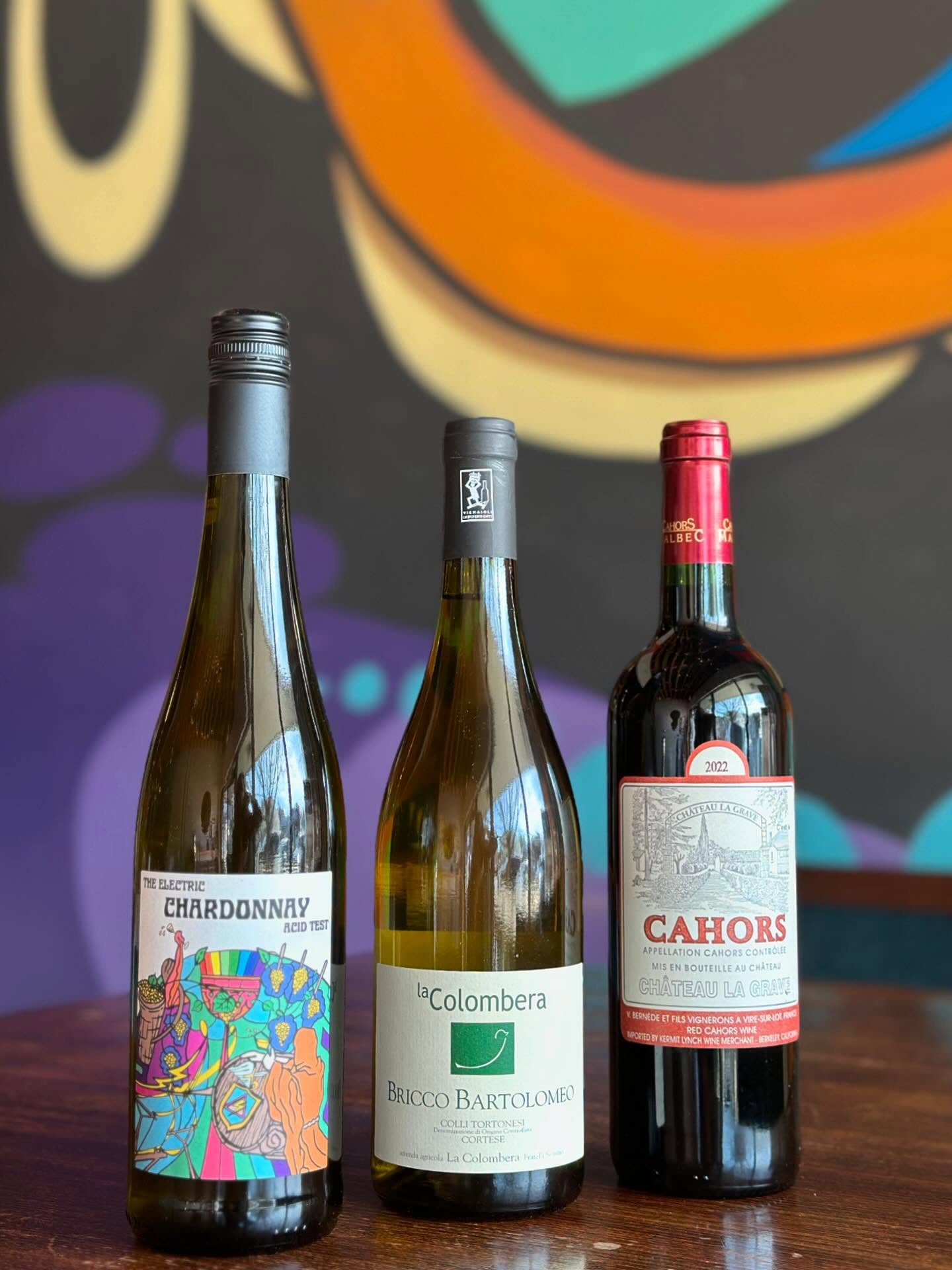 Tonight our wine club meets to taste wines and pick up their monthly selections! Tap the link in our bio to join the club or stop by before 7pm to taste the wines for just $10.