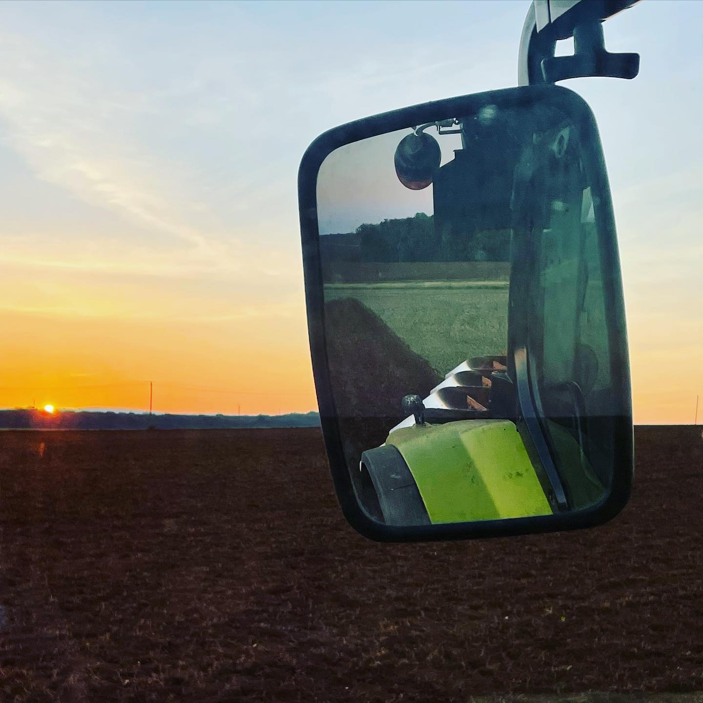 Les longues journées de labeur. #agriculteur#paysan#bio#agriculturebiologique#ble