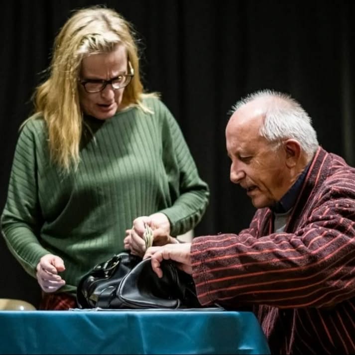 Ensi-ilta lähestyy, joten laitetaan perinteinen ARVONTA käyntiin🤩
Arvomme 2 vapaalippua Tarpeettomia ihmisiä -näytelmän esityksiin. Osallistu kilpailuun tykkäämällä julkaisusta.
Arvonta suoritetaan osallistuneiden kesken KESKIVIIKKONA 9.3.2022 klo 20 mennessä. Voittajalle ilmoitetaan yksityisviestillä.
Instagram ei ole mukana arvonnassa.
Lippuja voit varata p. 0400-182263 tai
Teatterikuume.ry@gmail.com