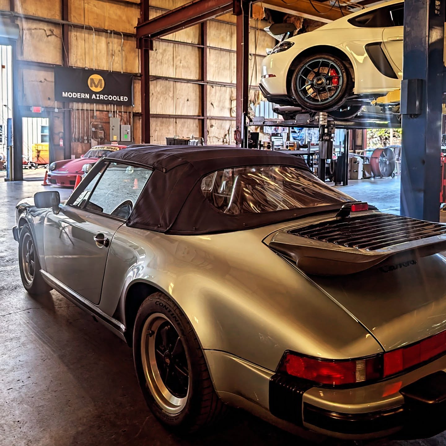 It's a beautiful week here in Houston! Time to get out and enjoy the first week of the spring convertible season with the top down and the wind in your hair. Top not working how it should? Early mechanical or later hydraulic systems do need periodic maintenance and adjustment to continue working their best, and the pesky drains tend to need attention as well.
#ModernAircooled #Porsche #convertible #cabriolet #droptop