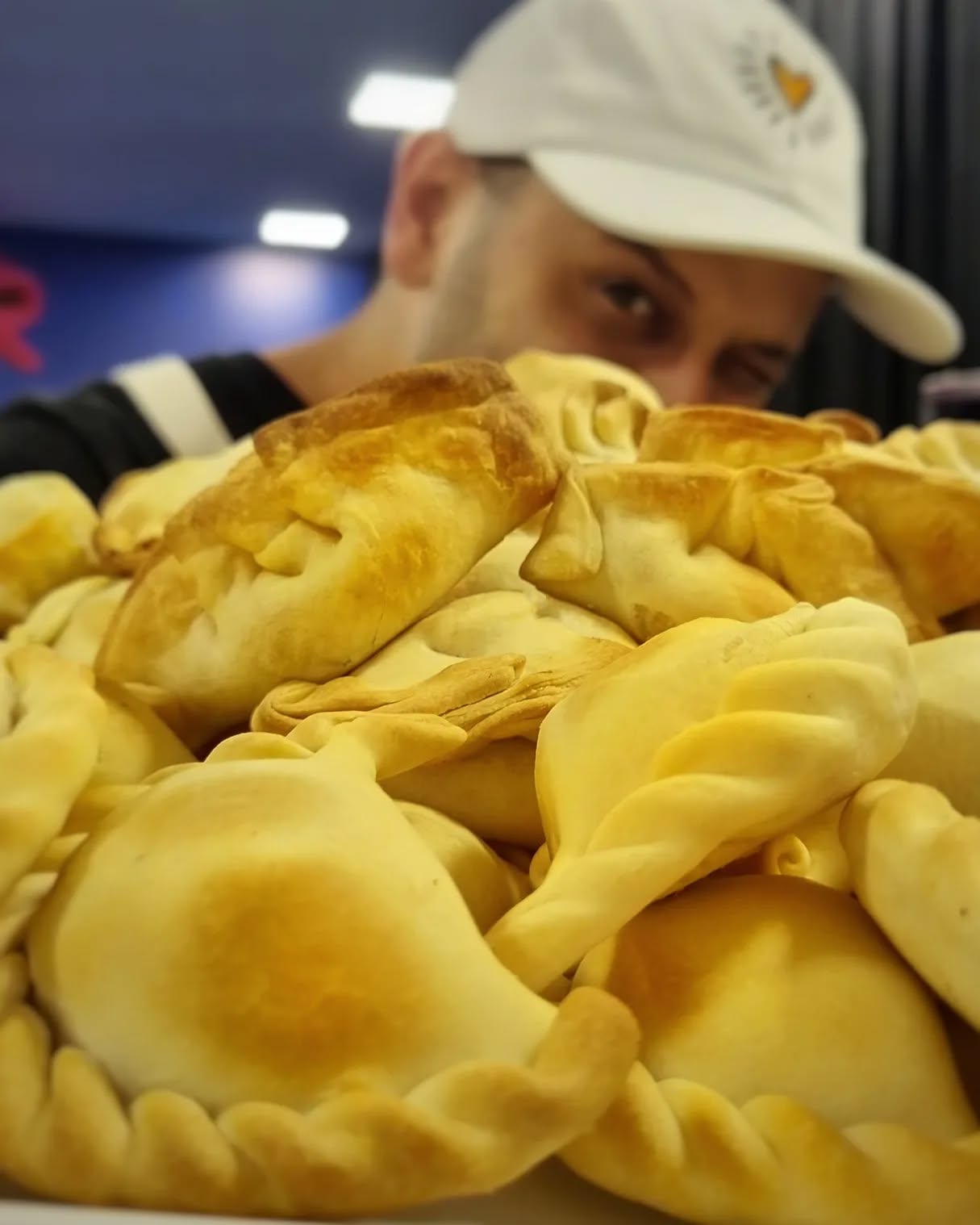 Que tal uma empanada AGORA? 🥟😎
📲 Faça o seu pedido pelo link da bio e lachique-se com a gente! ✌️
#empanadas #empanadasartesanais