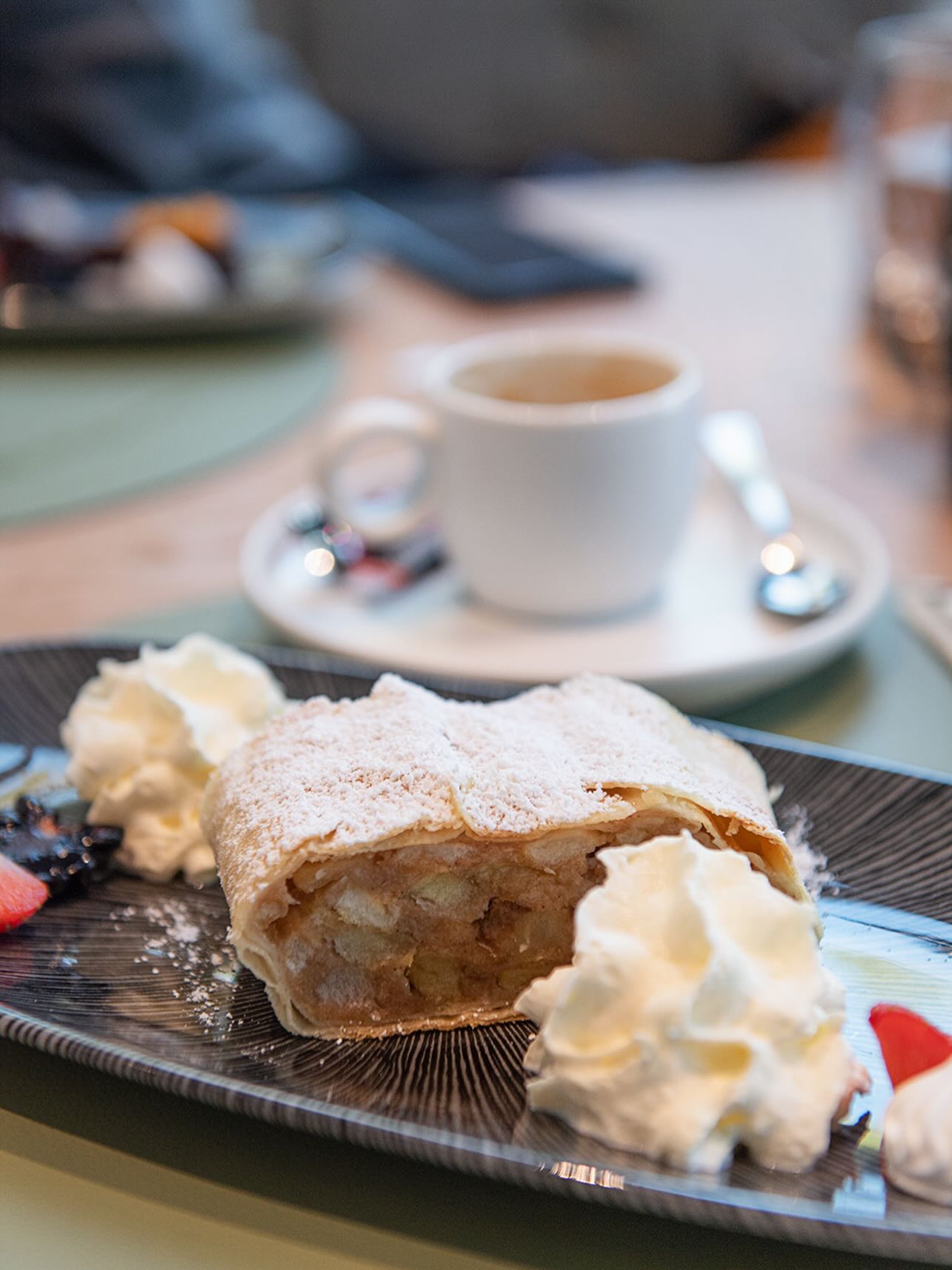 Mehr als nur herzhaft: Wir im Wrannissimo begeistern nicht nur mit herzhaften Gerichten wie Pizza oder Wiener Schnitzel, sondern haben auch eine süße Seite.🍰
PS: Ab dem 11. Feber sind wir wieder für euch da.
#wrannissimo #veldenamwörthersee #genussamsee