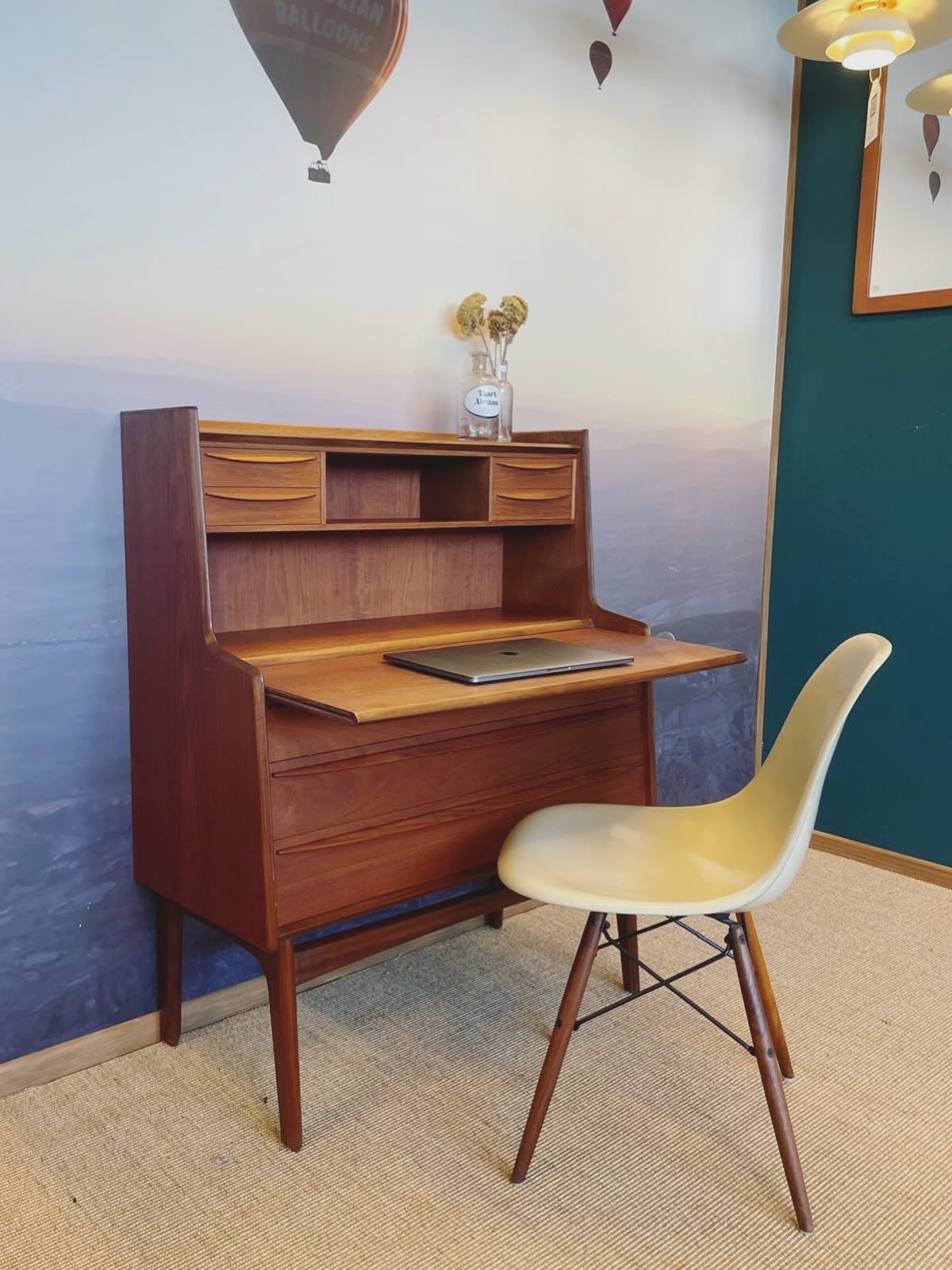 Grand choix de secrétaires danois en teck présenté samedi aux portes ouvertes!
#mobilier #mobiliervintage #décorationintérieure #danishfurniture #teakfurniture