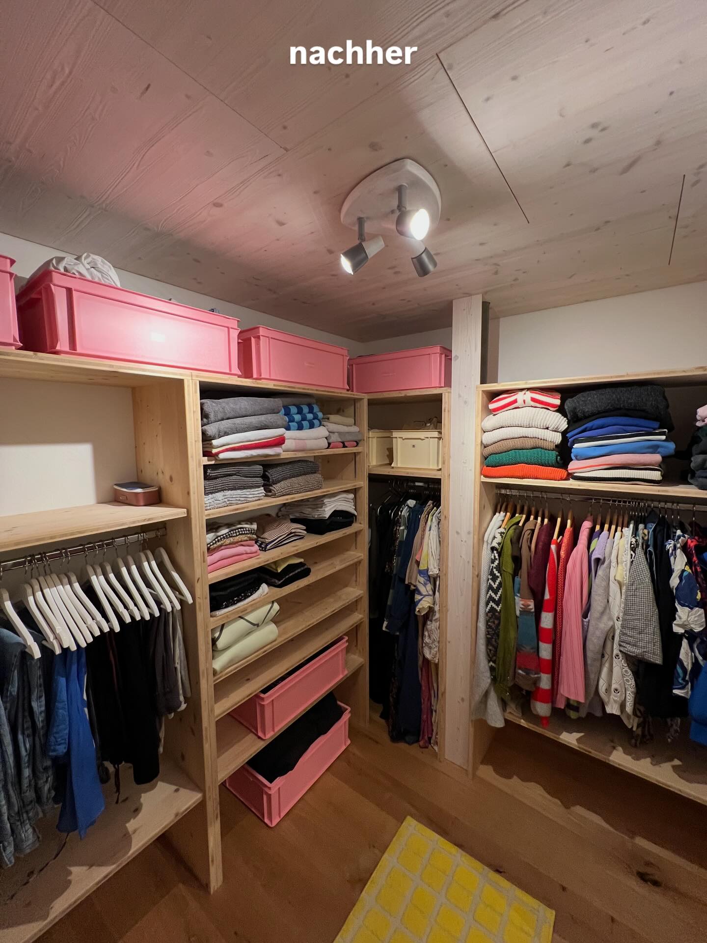 colorful transformation 💛🧡💜🩵🩷💚
.
.
.
.
.
.
home organizing | decluttering | familienalltag | ordnungssysteme | ordnung schaffen | schweiz | aufräumhilfe | bern | organisieren | kleiderschrank | aufräumen | thehomeedit
#thun #loslassen #minimalismus #mariekondo #ordnungstipps