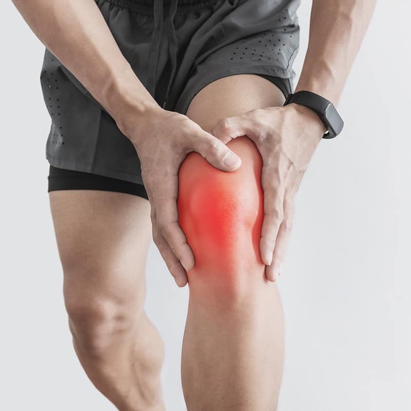 Do you suffer from Knee pain? 🦵 Injury-related causes
These often follow a fall, twist, sports activity, or sudden movement.
Ligament injuries – ACL, MCL, PCL, or LCL sprains/tears
A Meniscus tear is damage to the cartilage that cushions the knee
Knee fractures result from trauma or high-impact accidents
Dislocation – kneecap (patella) moves out of place
🏃 Overuse & strain
Happens when the knee is stressed repeatedly without enough recovery.
Patellar tendinitis (jumper’s knee)
Runner’s knee (patellofemoral pain syndrome)
Iliotibial (IT) band syndrome
Bursitis – inflammation of fluid-filled sacs around the knee
🦴 Degenerative conditions
More common with age, but not exclusive to older adults.
Osteoarthritis – cartilage wear-and-tear
Chondromalacia patella – softening of cartilage under the kneecap
🔥 Inflammatory & medical conditions
These can cause pain even without injury.
Rheumatoid arthritis
Gout or pseudogout
Infections (rare but serious—often with fever and swelling)
Autoimmune disorders
🧠 Referred or biomechanical pain
The knee itself may not be the main problem.
Hip or lower back issues
Flat feet or poor footwear
Muscle imbalance or weak core/hips
Poor alignment (knock-knees or bowlegs)
🚩 When knee pain needs medical attention
Get it checked if you have:
Severe swelling or deformity
Inability to bear weight
Locking or catching of the knee
Fever, redness, or warmth
Pain lasting more than a few weeks 🔎Don't let your knee pain get so bad you can't bear it. 📩 DM KNEE for more info #dundalkosteopathyclinic #physiodundalk #kneepaindundalk #knee #kneepain
