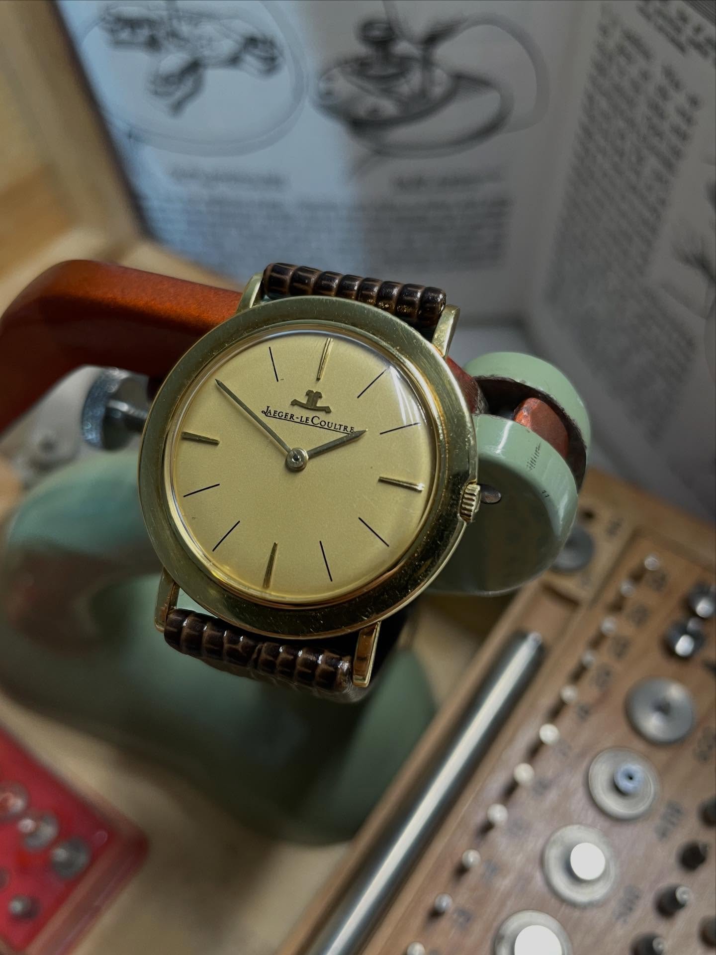 For the serious collector: A great example of mid-century Swiss engineering. Known as the “watchmaker’s watchmaker,” JLC’s vintage dress pieces are a true example of those who know know with this Disco Volente. Available for £2600 35mm case