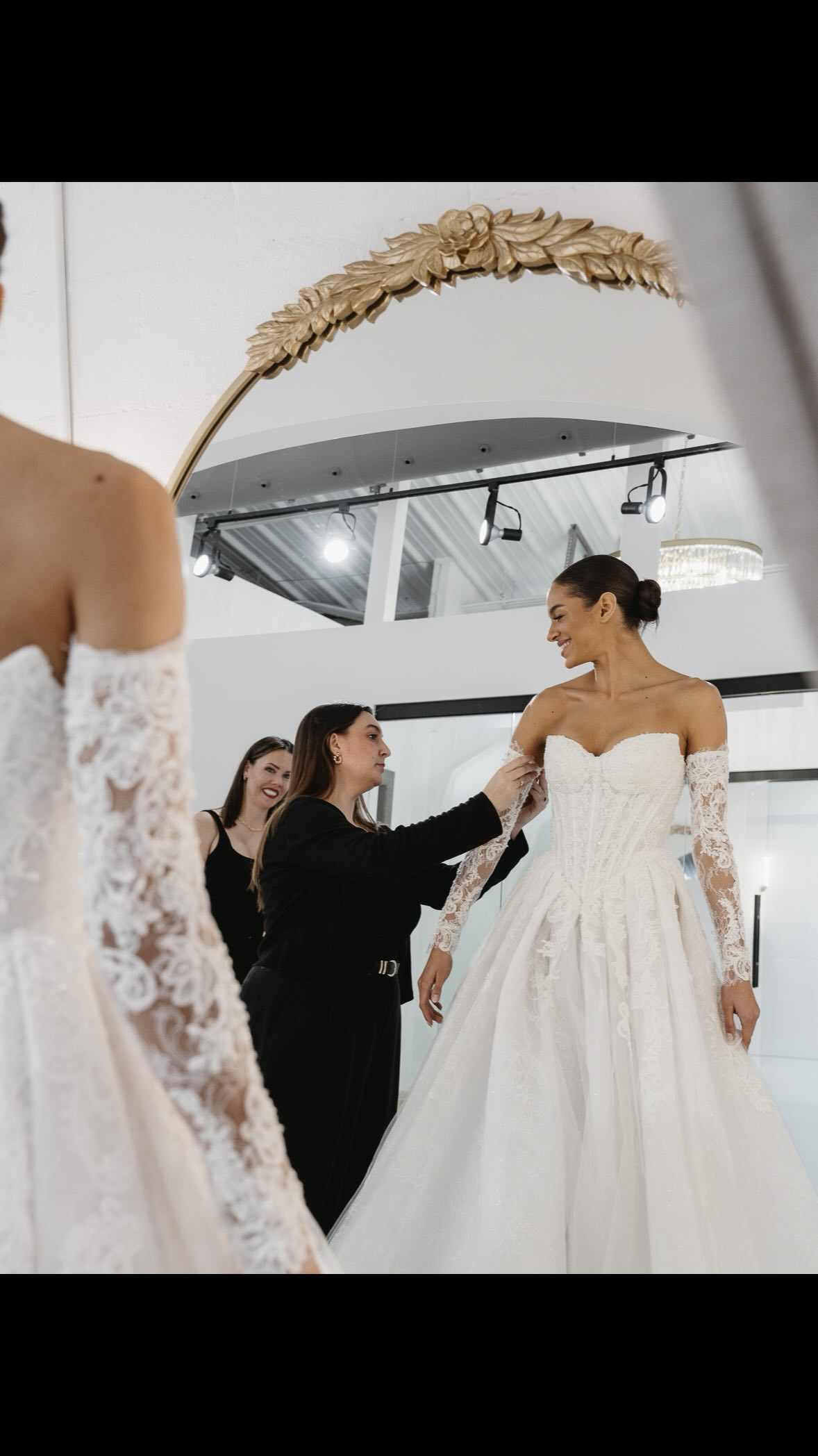 No one tells you how intimidating booking your first bridal appointment feels.
You don’t know what silhouette you like.
You’re worried everything will be out of budget.
You’re scared you won’t have “the moment.”
We see it every single day and we promise you, you’re not supposed to have it all figured out before you walk in.
That’s what we’re here for 🤍
At Savvy Bride, your appointment is private, relaxed, and completely guided. We pull the dresses, learn your style + help you actually picture yourself on your wedding day.
You just show up.
(And yes… the happy tears are very real.)
Book your appointment through the link in our bio. ✨
#charlottebride #2026bride #plazamidwoodclt #bridetobe
