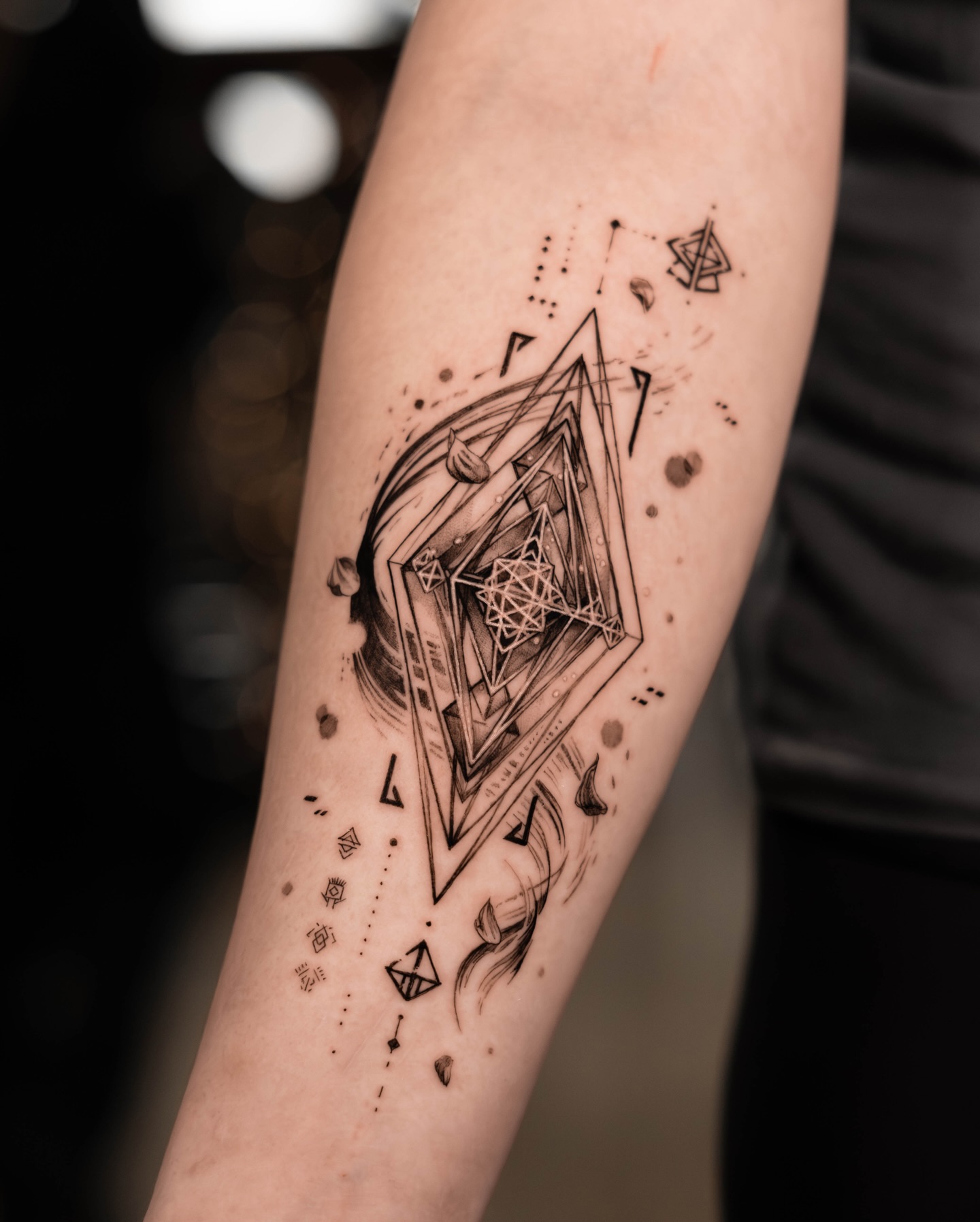 āFor Those Who Come Afterā š
Itās safe to say this design led me on a journey I wasnāt quite prepared for. What began as a simple idea ā a ājournalā left behind from past expeditions ā evolved into something far deeper than I ever expected.
Clair Obscur: Expedition 33 was almost entirely new to me, but after hours of listening, playing, and immersing myself in its story, lore, music, and art, it became impossible not to be moved by it. The world, the atmosphere, and the emotional weight of the narrative left a lasting impression ā the kind of inspiration that only comes along once in a decade.
Iām incredibly grateful for the creative experience that came from working on this piece, even if the games ending was spoiled along the way. Iāll still be taking the time to fully experience and appreciate what is truly a work of art.
Thank you so much for the trust ā and for braving the harsh winter to make this happen.
For those interested in starting a project of their own, be sure to reach out by email. Info can be found via link in bio.
PETER / YPTATTOOS
#expedition33 #tattootoronto #microtattoo #lamanigancetattootoronto #fineline