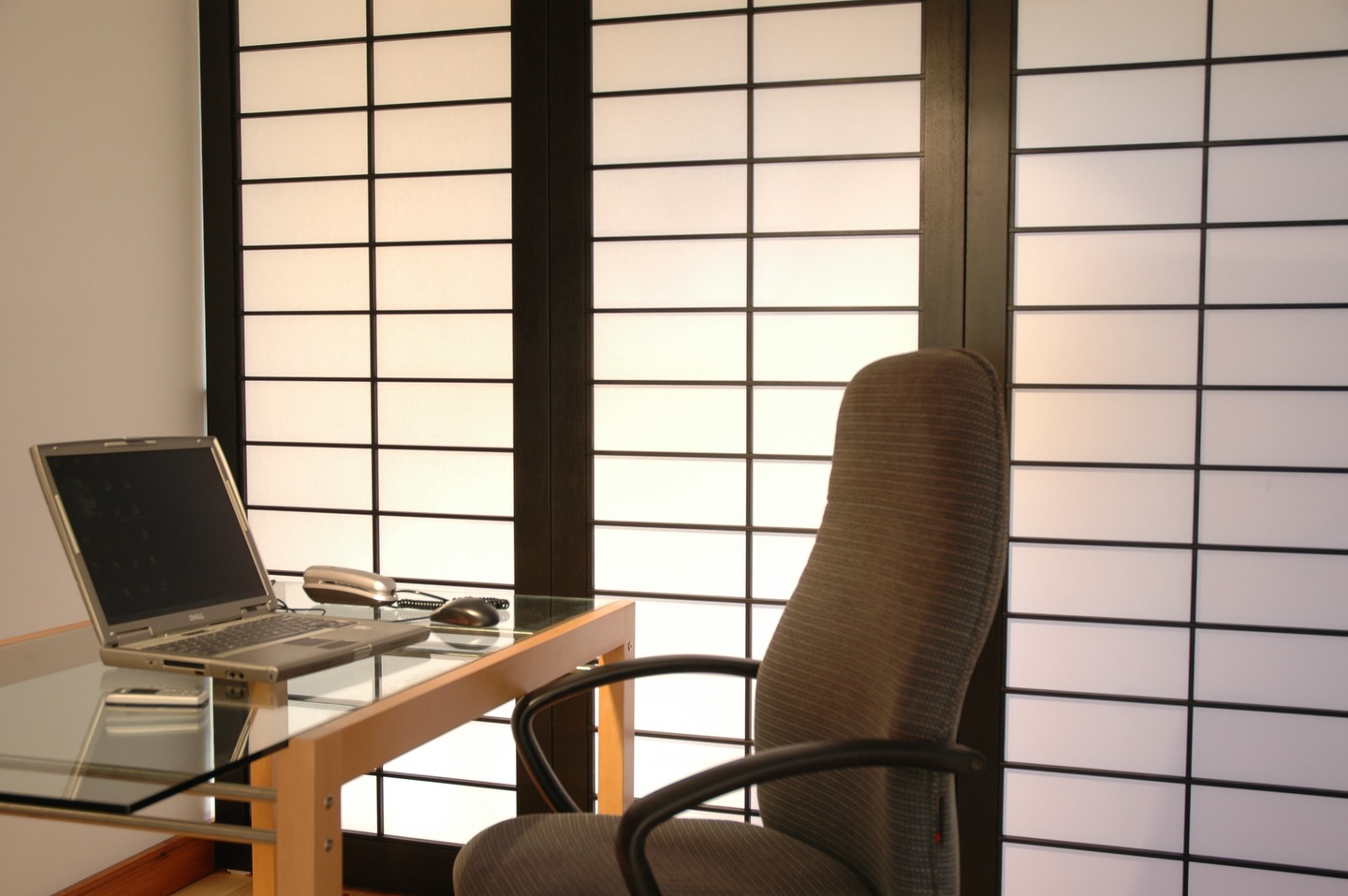 Structured privacy designed to define and refine your workspace.
Link in bio to purchase yours today ✨
#medlifestyle #meditteraneanlifestyle #architecture #workspace #homestyle