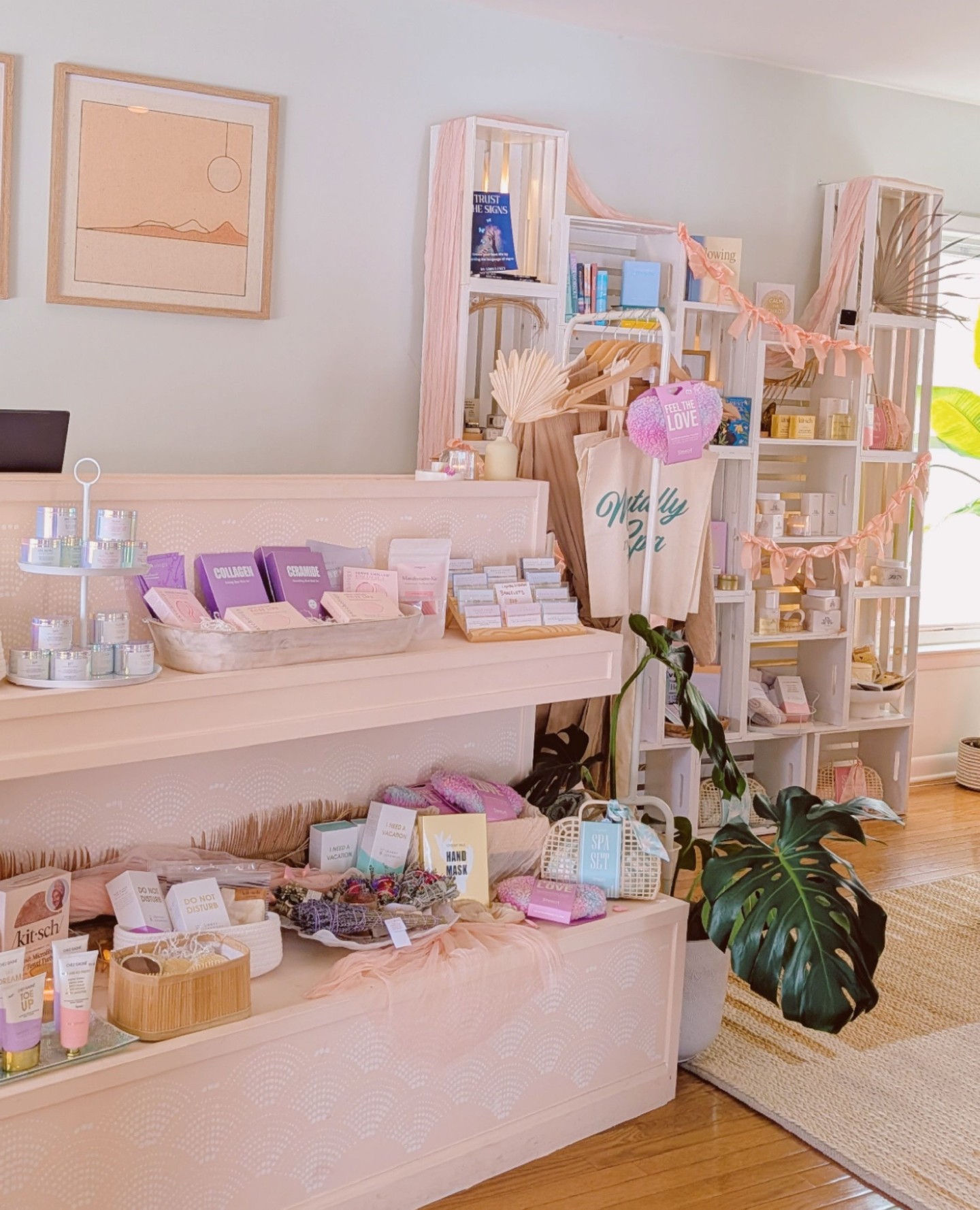 Galentine goodies are here😍
Little treats. Sweet finds. So many ways to love on your girls(& yourself ). 👯💗✨
We’re open this Saturday 9–3 — come browse and build the perfect selfcare bundle 💌