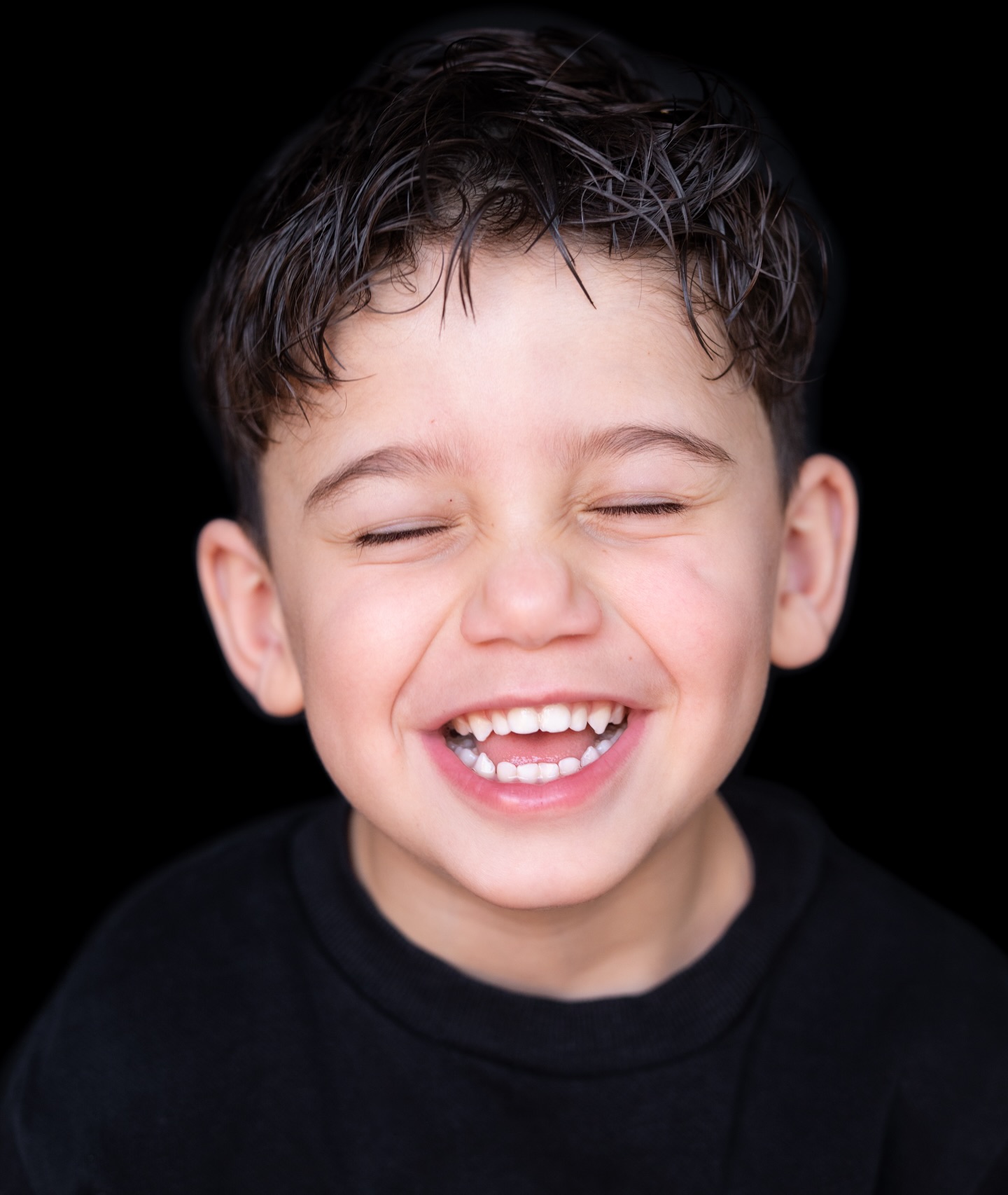 Karan ๐ค๐ธ..
Of het gezellig is tijdens de shoot? Euh, ja ๐! Love deze pure lachjes. Knappe Karan was hier 3 jaar geleden en nu weer terug samen met zijn broertje. Zo leuk om kindjes terug te zien en te zien hoe groot ze zijn geworden ๐ป