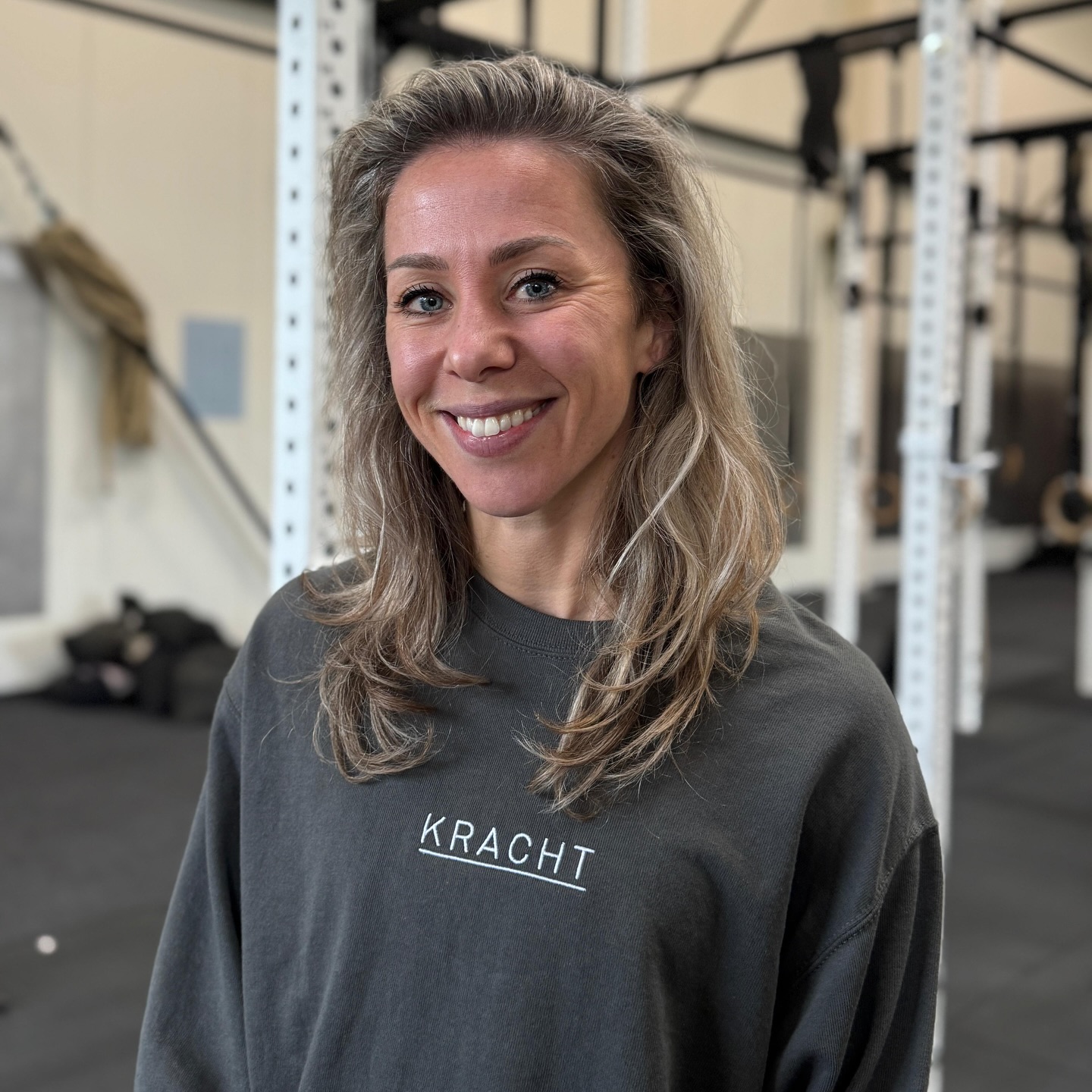 Meet our new intern, Kirsten! 🌟
Originally from Brabant and shaped by years abroad, Kirsten brings a calm, adventurous energy to Kracht. Her CrossFit journey started in Australia, where curiosity (and the need for better pull-up bars) quickly turned into a love for functional movement, challenge, and community. What stuck with her most? The inclusivity. Meeting people where they are, progressing step by step, and enjoying the process together.
As a coach intern, Kirsten is all about clarity, safe movement, steady progress, and keeping things fun on the floor. She’s here to help you move better, push your limits, and leave training feeling stronger and more confident.
Give her a warm Kracht welcome when you see her around 👋
#krachtamsterdam #krachtteam #coachintern #krachtcommunity #amsterdamfitness