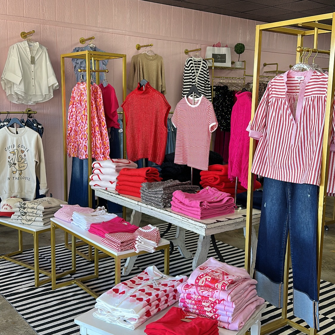 This store is ready for V-Day!
Link in bio