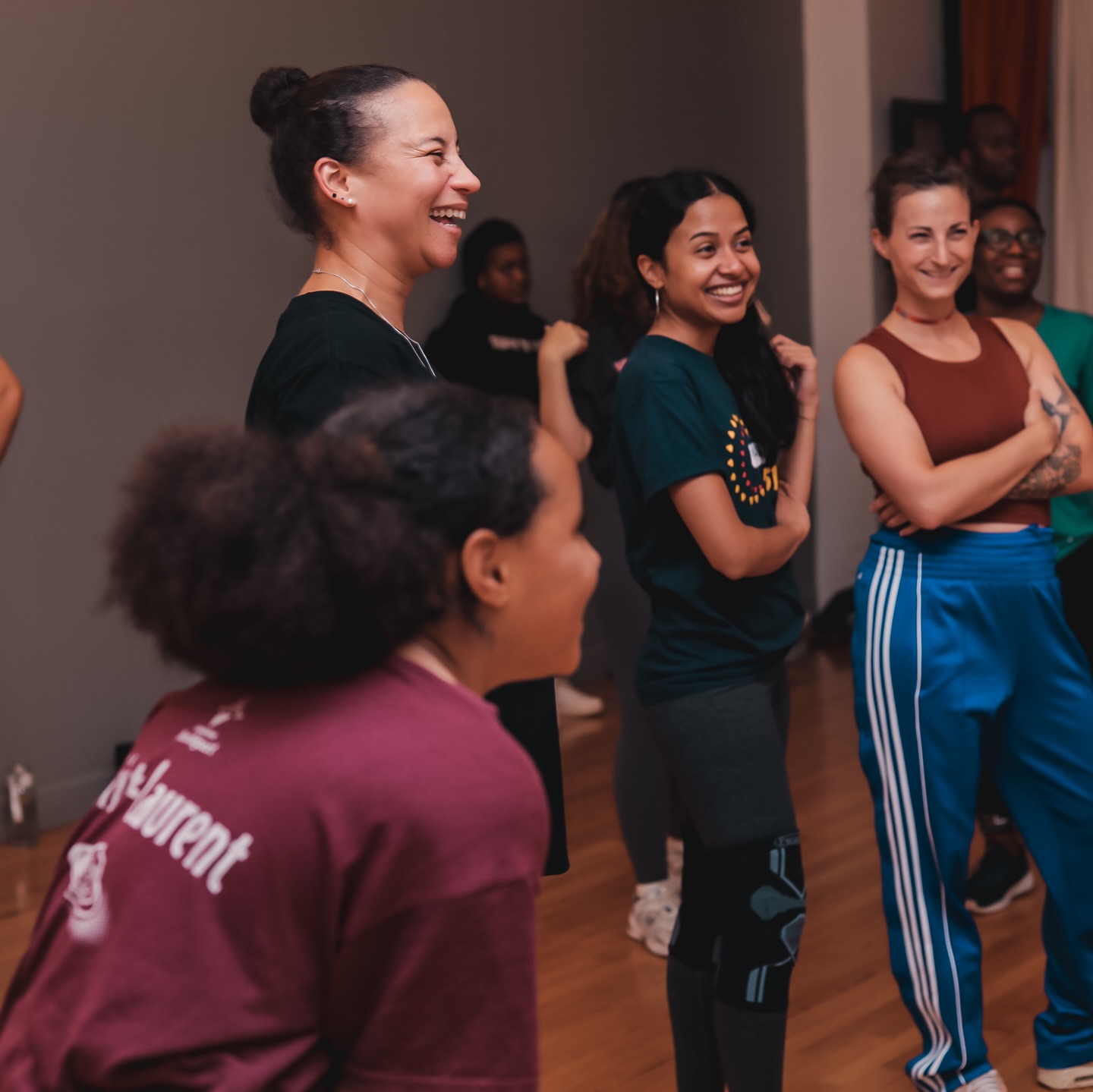 Aujourd’hui, nous soulignons la Journée internationale des droits des femmes.
Une journée pour célébrer la force, la créativité et l’impact des femmes dans nos communautés. Mais aussi pour rappeler que les droits des femmes ne sont jamais définitivement acquis.
Partout dans le monde, des femmes continuent de se battre pour l’égalité, le respect, la sécurité, leur éducation et l’accès aux opportunités.
Merci à toutes celles qui se sont battues dans la lumière comme dans l’ombre. Merci à celles qui continuent de la faire. Merci à celles qui le feront. Merci aussi à tous les alliés qui les supportent.
Aujourd’hui, nous vous célébrons.
Et nous continuons d’avancer, ensemble.
Parce qu’il reste encore du chemin à faire.
✨ Bonne Journée internationale des droits des femmes.