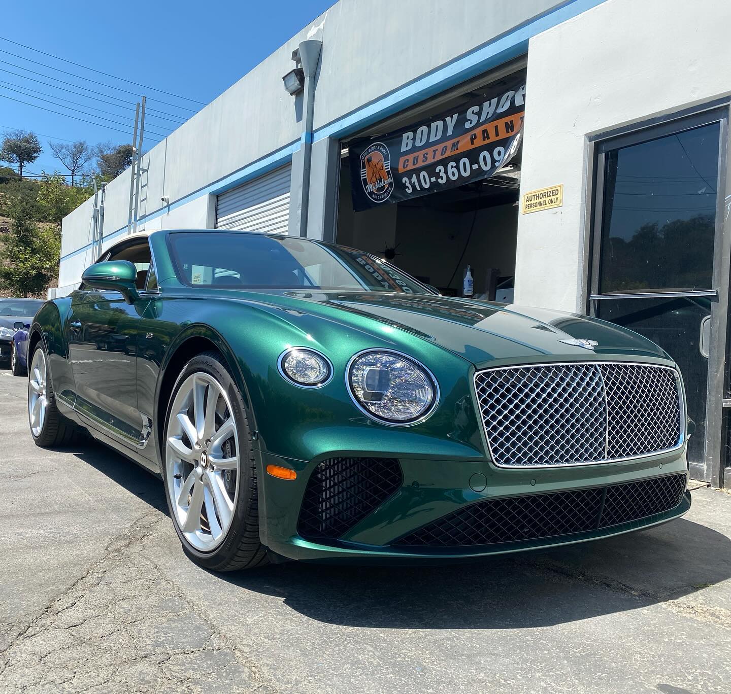 Love that deep green. Thank you for your support Cooper.
#mulhollandmotorsports #bentley #newburypark #autobodypaint