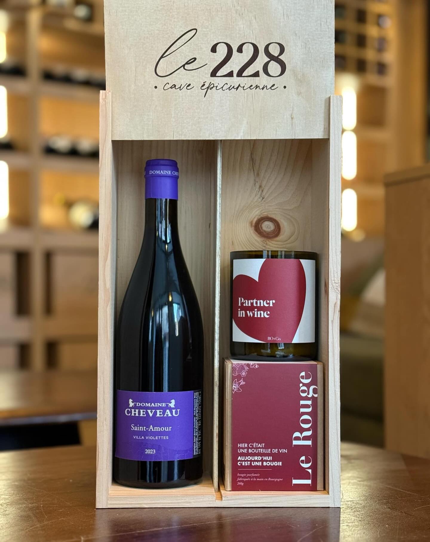 JEU-CONCOURS TERMINÉ
Février s’annonce sous le signe de l’amour ❤️🔥
À cette occasion, Le 228 vous fait gagner le coffret parfait pour une soirée de Saint-Valentin réussie :
🍷 Une bouteille de Saint-Amour “Villa Violettes” @domainecheveau
🕯️ Une bougie “Partner in Wine” @boandco_bougies
👉 Pour tenter votre chance :
❤️ Être abonné à notre compte @le228_tournus
❤️ Liker la publication
❤️ Commenter en mentionnant la personne avec qui vous aimeriez partager ce joli coffret
❤️ Partager la publication en story
🗓️ Tirage au sort jeudi 12 février
📍 Coffret à retirer directement à la cave, à Tournus
Bonne chance à tous ❤️🍷