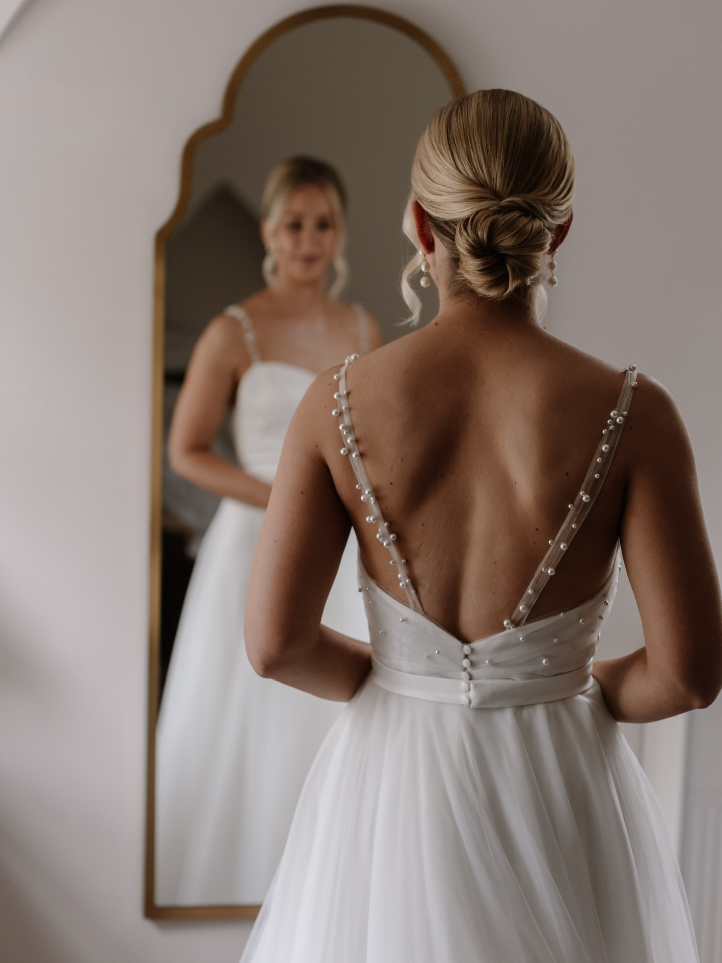 ✨ AMELIA ✨the pearl detail on her dress was beautiful, and worked so perfectly with a simple bun 🤍
#hair #wedding #makeup #weddinghair #wedding #bride #bridal #bridalmakeup #bridalhair #weddingday #weddingmakeup #weddinghair #surrey #surreybride #surreywedding #london#londonwedding #bridesmaidhair #bridesmaidmakeup #bridalinspo #weddingdress #bridalmakeupinspo #bridalhairinspo #bridalhalfup