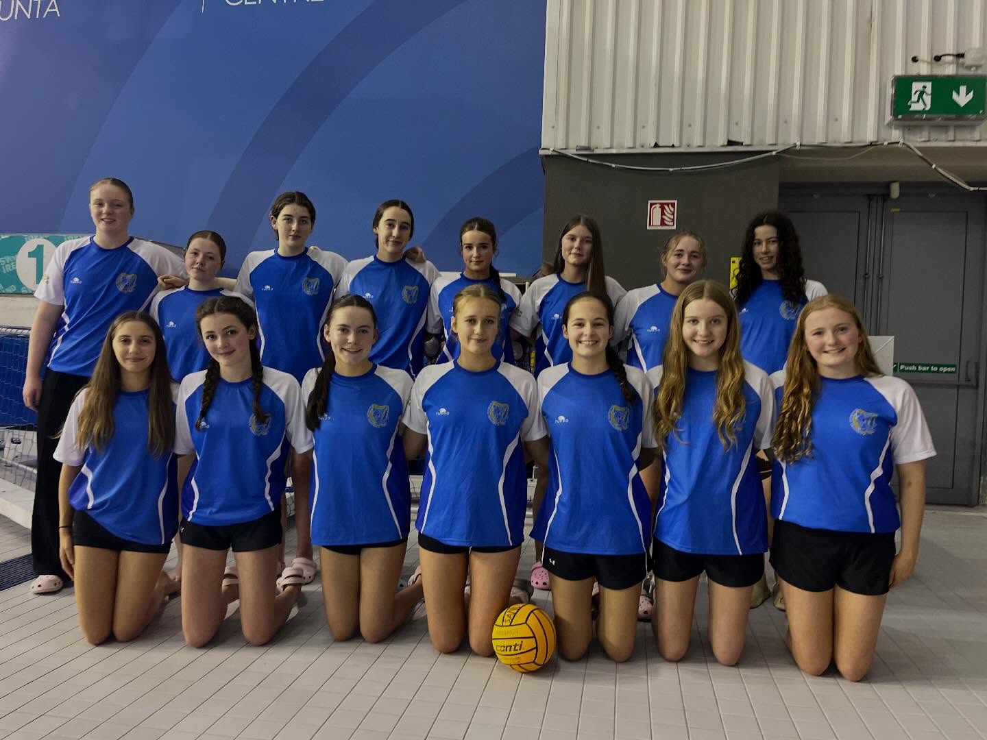 Sandycove Leinster Champs - U16s, no big deal 😁 Well done to Eirinn Doyle, Clara Donnelly, Isobel Hogan , Lucy Mowlds & Sian McCrohan on their amazing performance representing Leinster…. And helping to win the cup. And not forgetting the Leinster coach - our Ciara Byrne and TM Eamonn Doyle 🏆