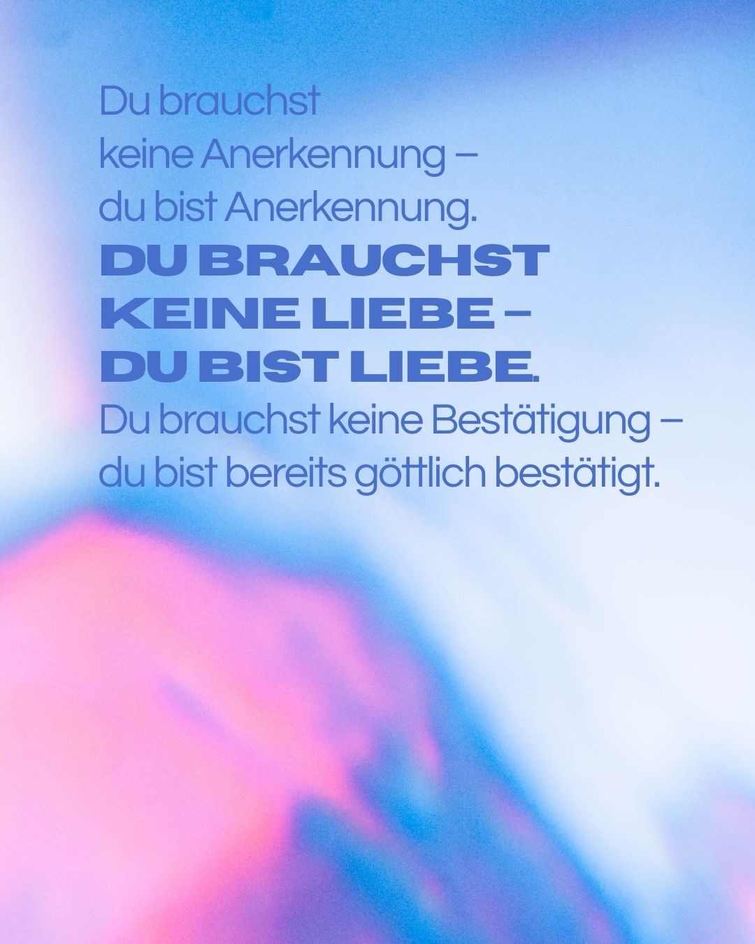 Du brauchst
keine Anerkennung –
du bist Anerkennung.
Du brauchst keine Liebe –
du bist Liebe.
Du brauchst keine Bestätigung –
du bist bereits göttlich bestätigt.
So viel in uns sucht im Außen,
was längst in uns wohnt.
Was, wenn dein Bild dich daran erinnert?
Nicht wie du aussiehst –
sondern wie du bist.
✨ Ein Portrait ist mehr als ein Foto.
Es ist ein Moment der Rückverbindung.
Wenn du bereit bist, dich zu sehen –
wirklich zu sehen –
dann begleite ich dich gern.
In deinem Tempo. In deinem Licht.
