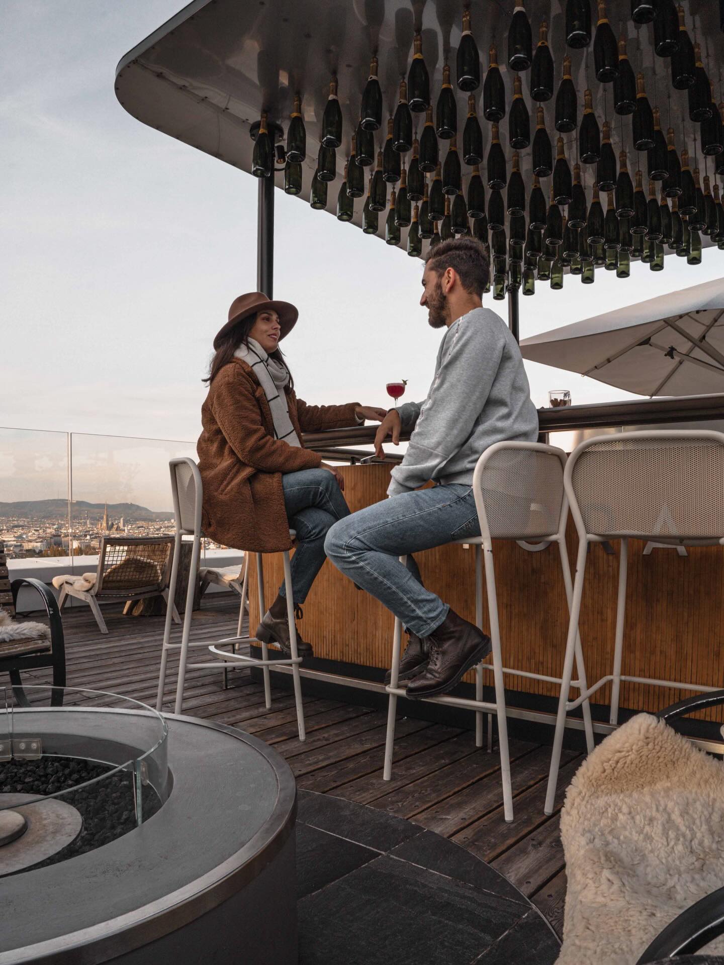 Valentine’s Day above the rooftops of Vienna! 🥂✨
Experience an unforgettable night: Enjoy an exquisite 6-course menu and 3 signature cocktails with the best view in the city. 🍸🏙️
Celebrate love with a culinary journey you won’t forget. 🌹
✨ 6 Courses | 3 Cocktails | 1 Stunning View | a surprise
#bestoftheday #valentinsmenü #valentinesday
