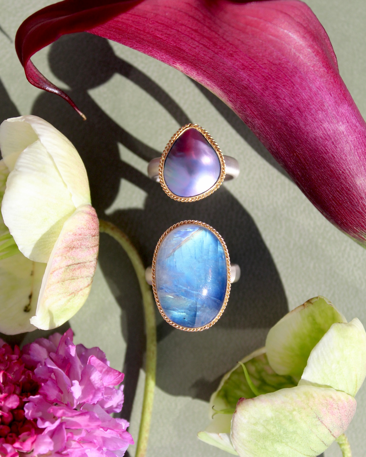 Glowing gifts ✨ Whether it’s an iridescent pearl or a magical moonstone, these bold rings by @amalijewelry will make the perfect statement to your special someone this Valentine’s Day. 💖💕
#shoplocalmonth #shopsmallmn #smallbiz #artisianjewelry #rotd