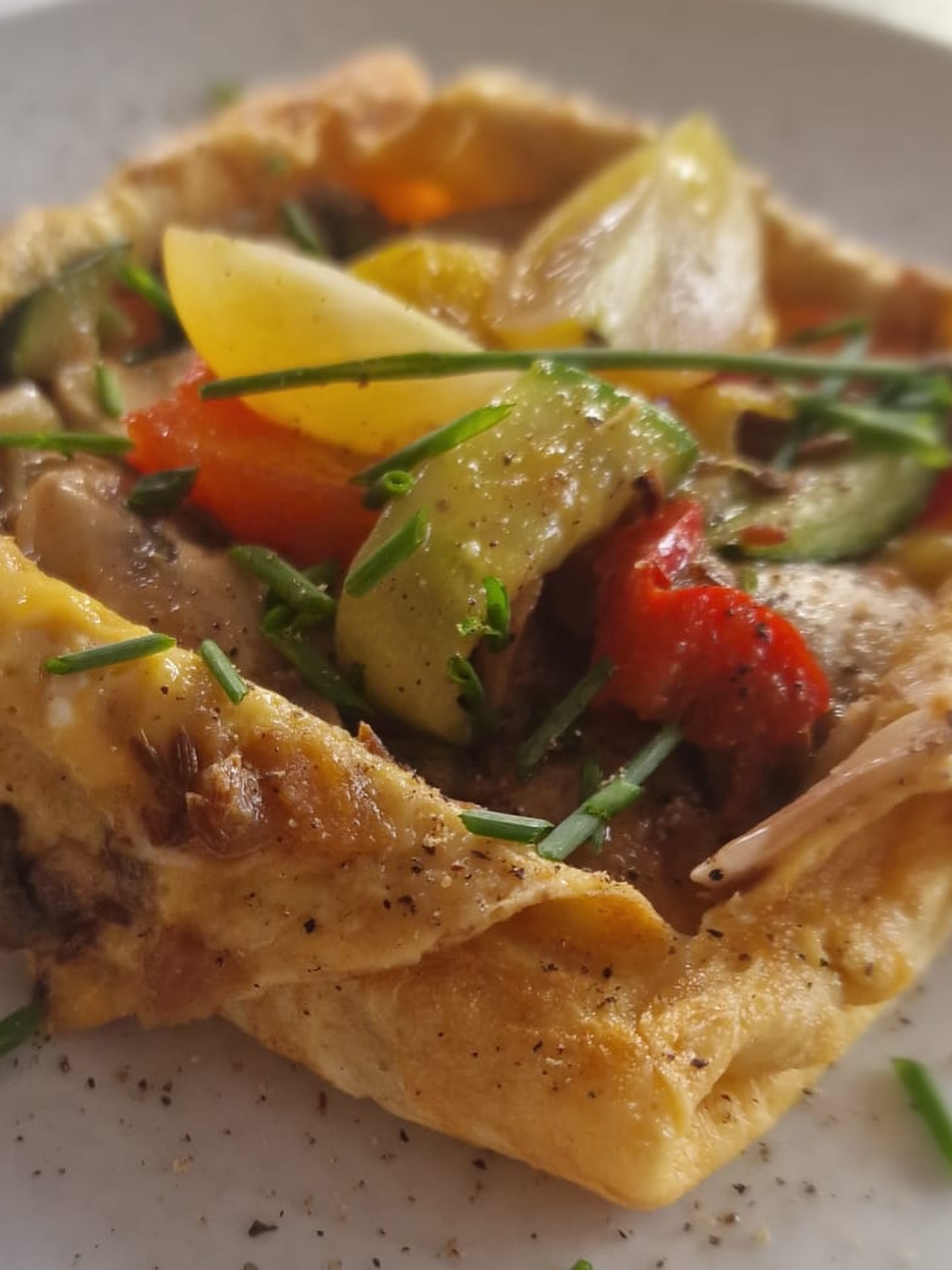 Wochenendmorgen schmecken im Hotel Alte Mühle einfach besser.
Das heutige Highlight unserer Frühstücksköchin Weronika: ein frischer Gemüse-Omelette-Wrap – leicht, farbenfroh und einfach köstlich.
So starten wir ins Wochenende.
@HotelAlteMühleBadBertrich
📞 +49026741880
🌐 hotel-altemuehle.de
📍 Bäderstraße 46 - 56864 Bad Bertrich
✉️ info@hotel-altemuehle.de
#mosel #germany
#boutiquehotel #breakfast
#weekendaway