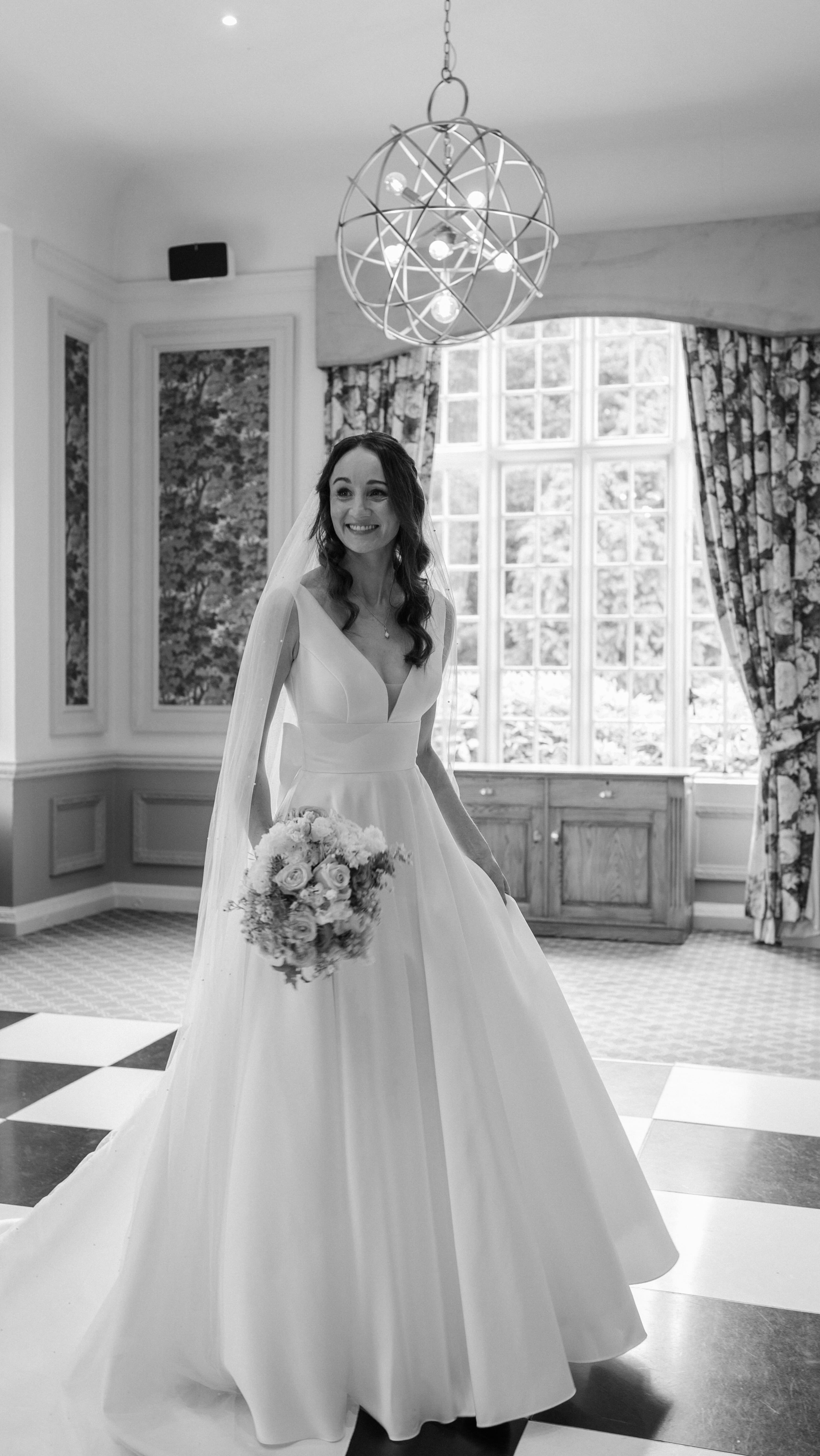 Lovely Lucy on her fairytale wedding day @de_vere_horsley_towers
Thank you Lucy and @gracephamphotography for these amazing photos and the fab @blusheffectbysonja_mua on bridesmaids ❤️
#weddinghair #surreyweddingsuppliers #weddingmakeup #bridalhair #bridalmakeup