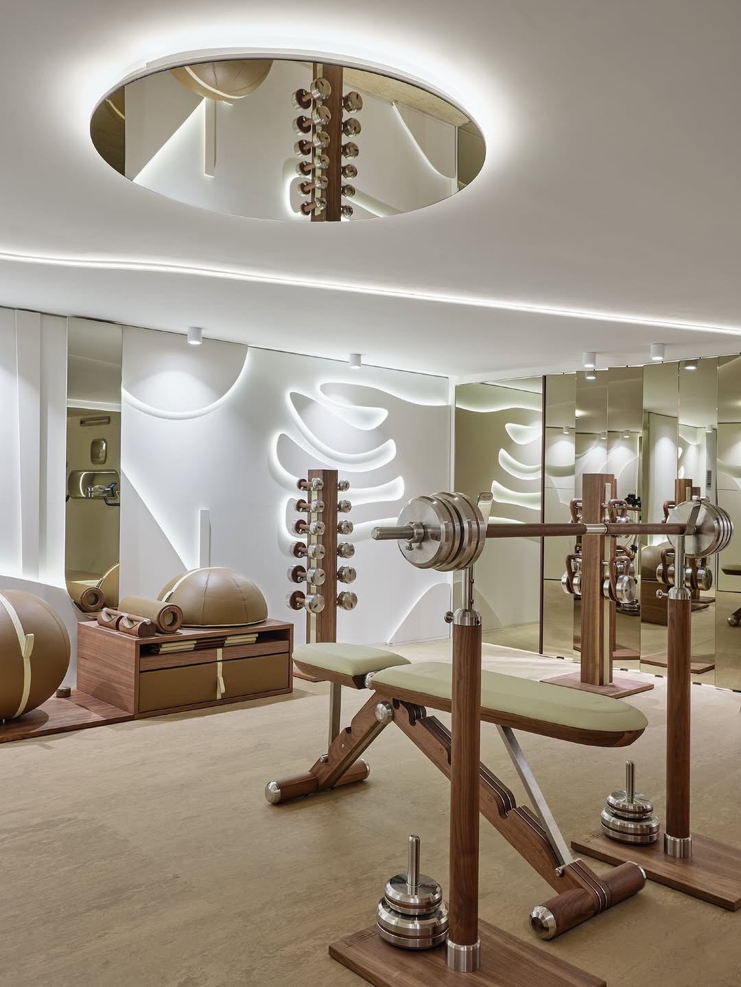 ✨ A private fitness space designed with love 💙🤍❤️
A private gym creation of a bespoke, high-end gym, conceived to blend seamlessly with the architecture and lifestyle of the home.
This project embodies the perfect balance between architectural design and performance, with a fully personalized approach down to the finest detail.
A space where aesthetics, functionality and wellbeing come together effortlessly.
🇫🇷 @exclusive_fit_official
📏 @doce.interiors
#privateGym #GymDesign #homeGym #gymproject #paviflex