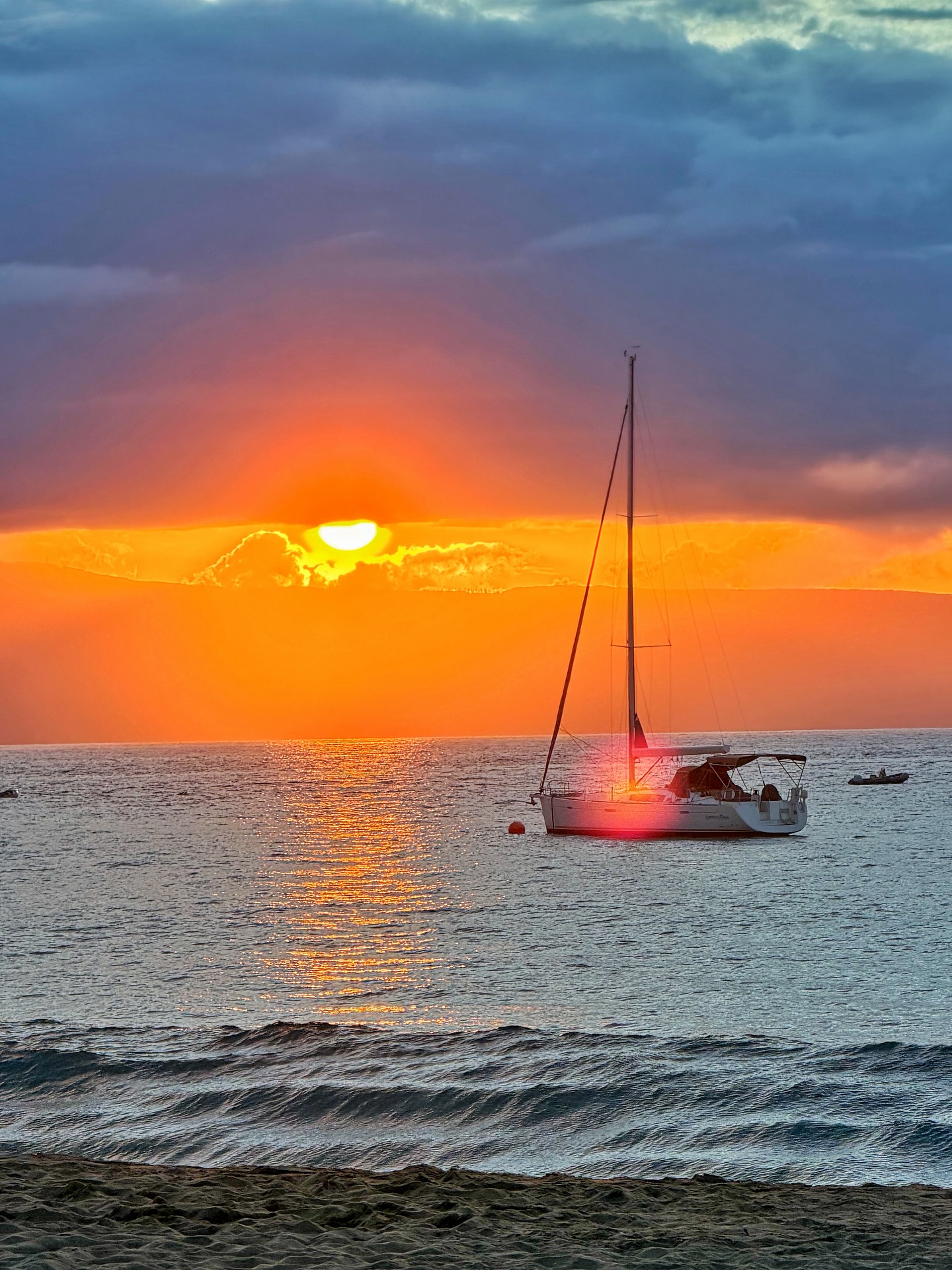 Five Maui Sunsets 🌅
1: From the Ka’anapali Beachwalk
2: From @star.noodle on Front Street in Lahaina
3: From @oceanvodka Farm & Distillery in Kula
4 & 5: From our Ohana suite balcony at the @sheratonmaui
All shot with iPhone 17 Pro 📱
