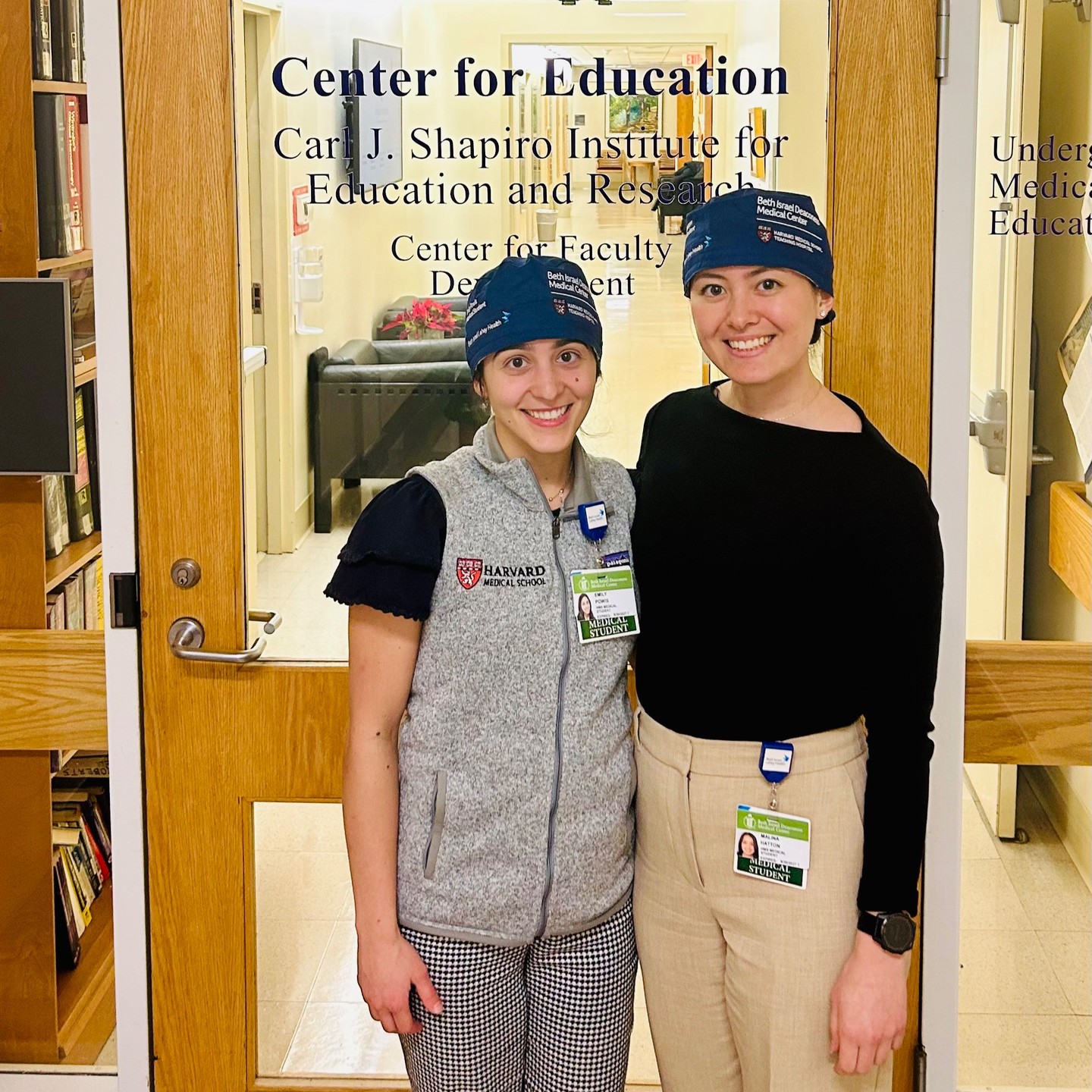 ✨ Our very cool PCE @bidmchealth scrub caps are here! ✨
Don’t forget to stop by and pick up yours! 🏥💙
📸 Shoutout to @emilyspowis and @_malina_h for modeling!
#MedEd #BIDMC #ScrubCaps #MedicalStudents #PCEstyle