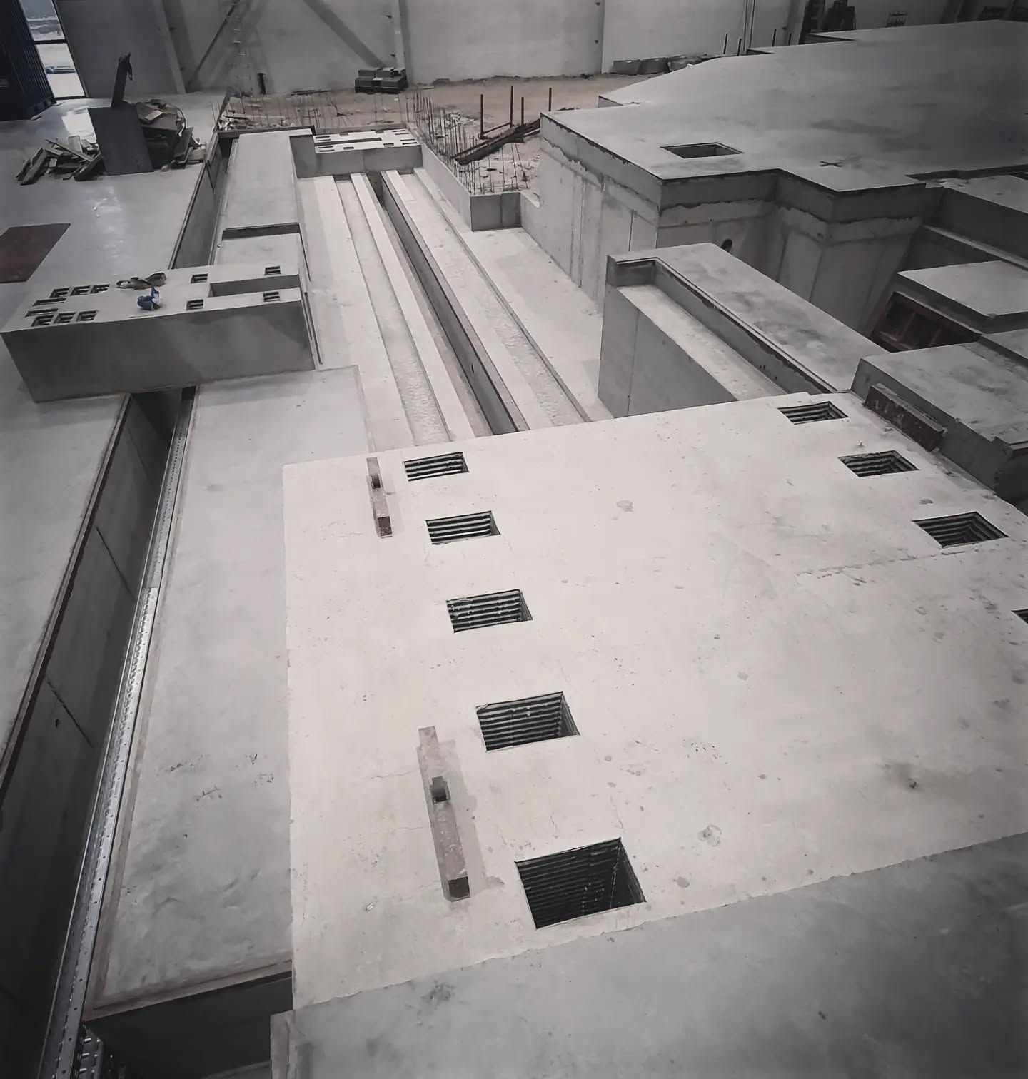 Complexe funderingen voor opbouw staalverwerkingsmachines #betonwerk