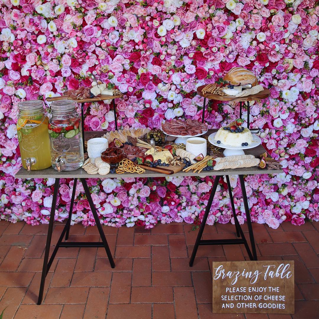 Loved this set up for @floralassembly flower crown workshop 😍🌺🌸