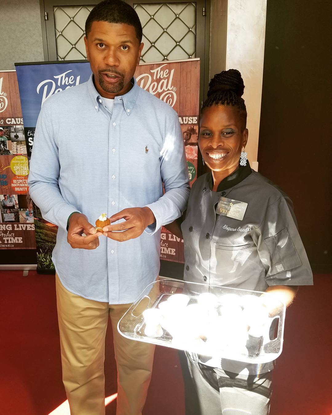 FOUNDER OF SHEPARDS SWEETS & JALEN ROSE
#CelebrityConnected #Emmy #Hollywood #inglewood #GiftBags #shepardsweets #redcarpet #NBA #EMMY #ORDERTODAY #followus