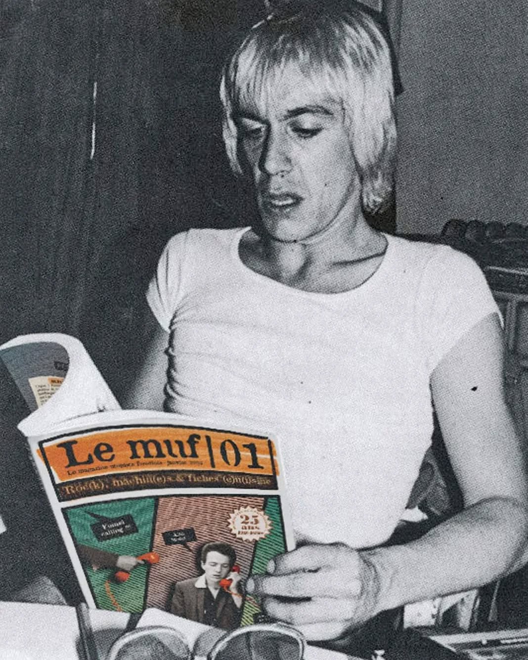 📕 LE MUF ⁉️
C'est le magazine culturel des fans du @109_cafeculturel et du @pavillon108 qui est co-créé avec La Fabrique Toi-Même🤩
👉 Un fanzine made in Lot-et-Garonne et 100% culturel !
Il sera question de musique, d'images mais surtout... DES 25 ANS D'AFTER BEFORE 🥳
⏳ Le numéro 01 (donc le deuxième numéro si vous suivez😅) est à découvrir ce vendredi 20 janvier au Pavillon Fumel : https://www.facebook.com/events/232844263197643/?ref=newsfeed&locale=fr_FR 🧀🍸
Et disponible dès mardi 23 janvier au Café 109.
🫶 Avec @emma_hsl, @captaineafterbeforepavillon108, @emilieblabla_graphiste, @christelleloubriat, @kellyadeline, Corvus, Plon, Laurette Tessier, Emile Parchemin, @g6kbz, @lejeuultime, Tatie StHénaffie, Lô, Bilou, Nicole, Nicolas, Benjamin, Frédérique, Bruno, Nathalie, Lene Joe, Audrey, Abdell B Bop, Alexandre Cinéma L'Utopie, Jean Michel Haslay, Joe Strummer, Mireille Mathieu, Sid Vicious, Lou Reed...