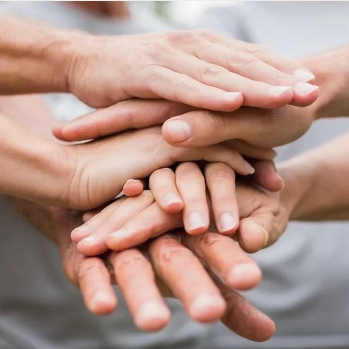 Das TRIAS Team wünscht Ihnen einen guten Start ins Jahr 2025.
#gesundheit
#wohlbefinden
#leitbild
#ethik
facereading
#spirit
#netzwerk
#symthome
#ausbildung
#rythmus
#somatik
#ausbildung
#bodywork
#klartext