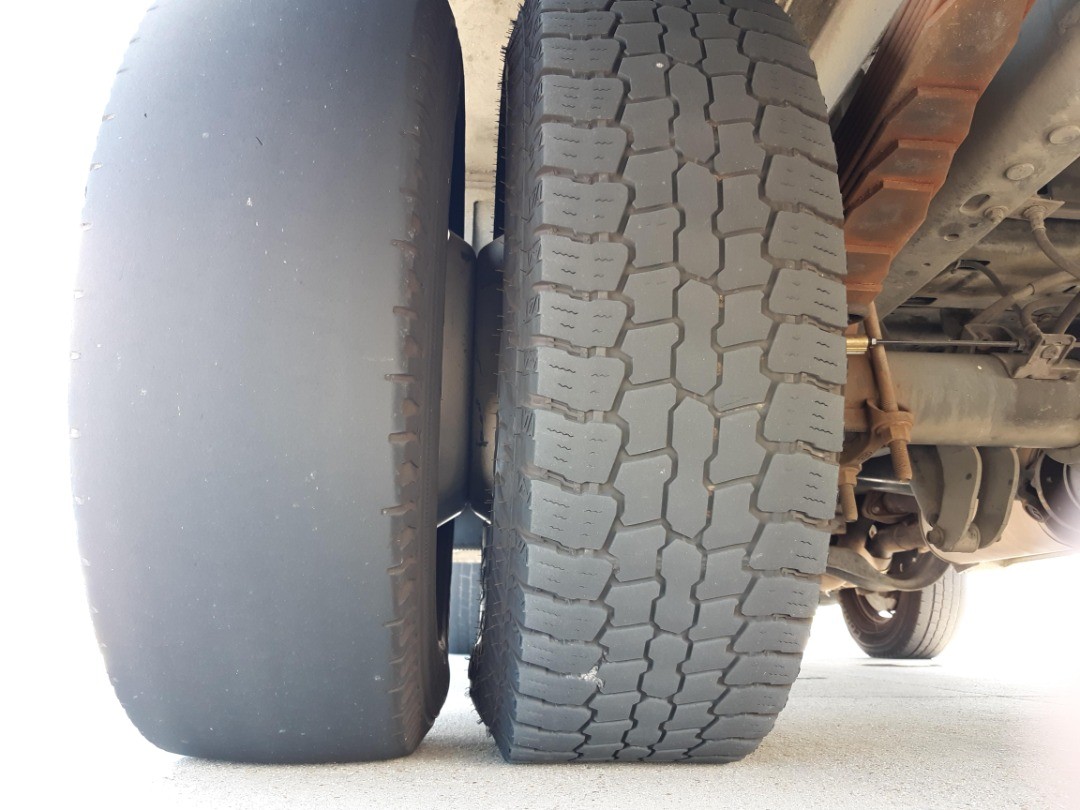 You know it's time to change tires when ...
#tires #pneus #humour #car #auto